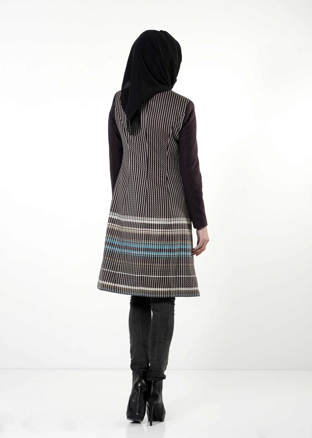 Tesettür giyim MÜRDÜM KAZAYAĞI DESENLİ TRENÇKOT 1687 