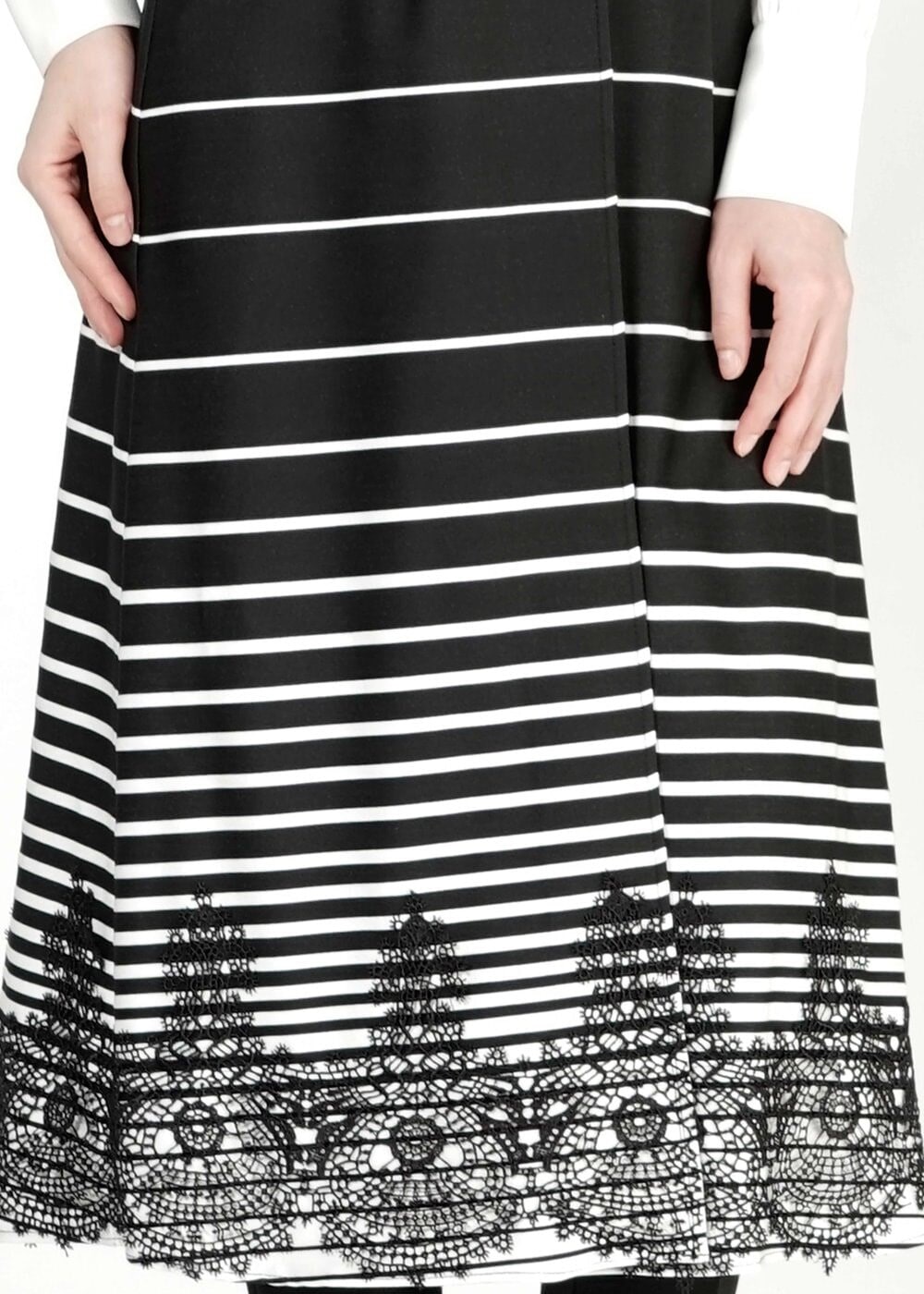 Tesettür giyim SİYAH ÇİZGİLİ YELEK 4009 