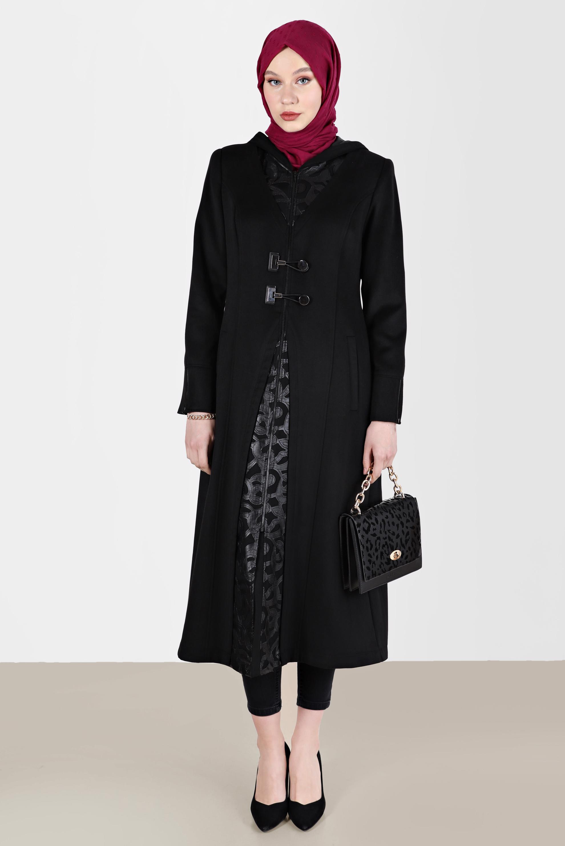 Tesettür giyim SİYAH KAPÜŞONLU GÜPÜR DETAYLI KABAN 9360 