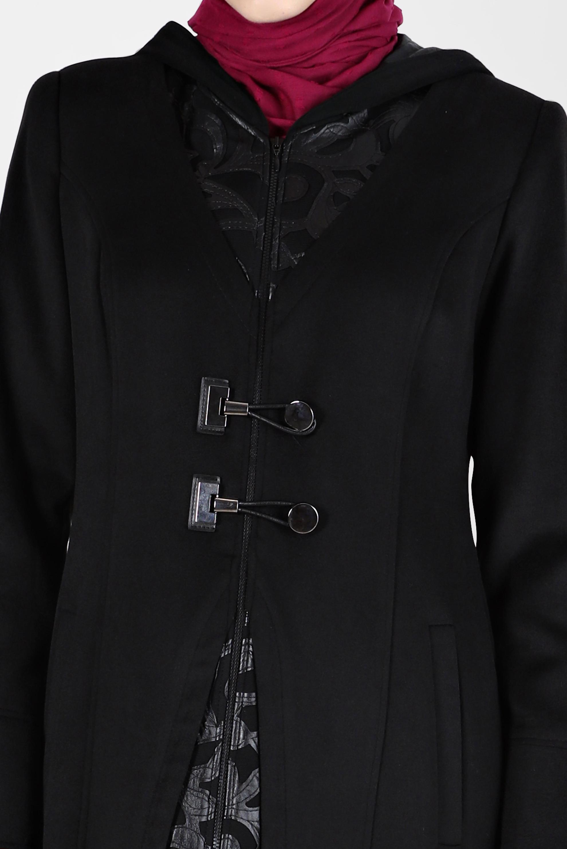 Tesettür giyim SİYAH KAPÜŞONLU GÜPÜR DETAYLI KABAN 9360 