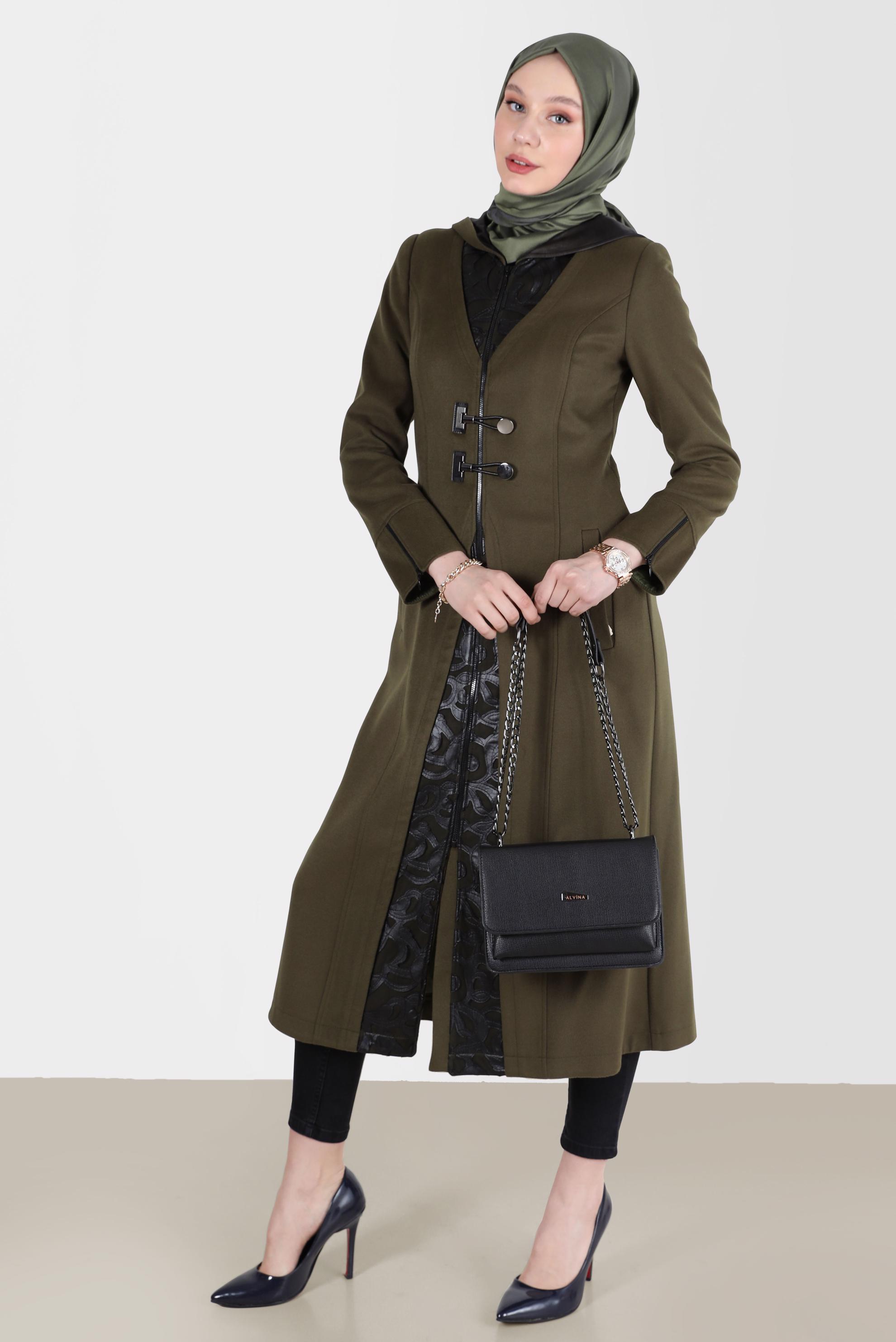 Tesettür giyim YEŞİL KAPÜŞONLU GÜPÜR DETAYLI KABAN 9360 