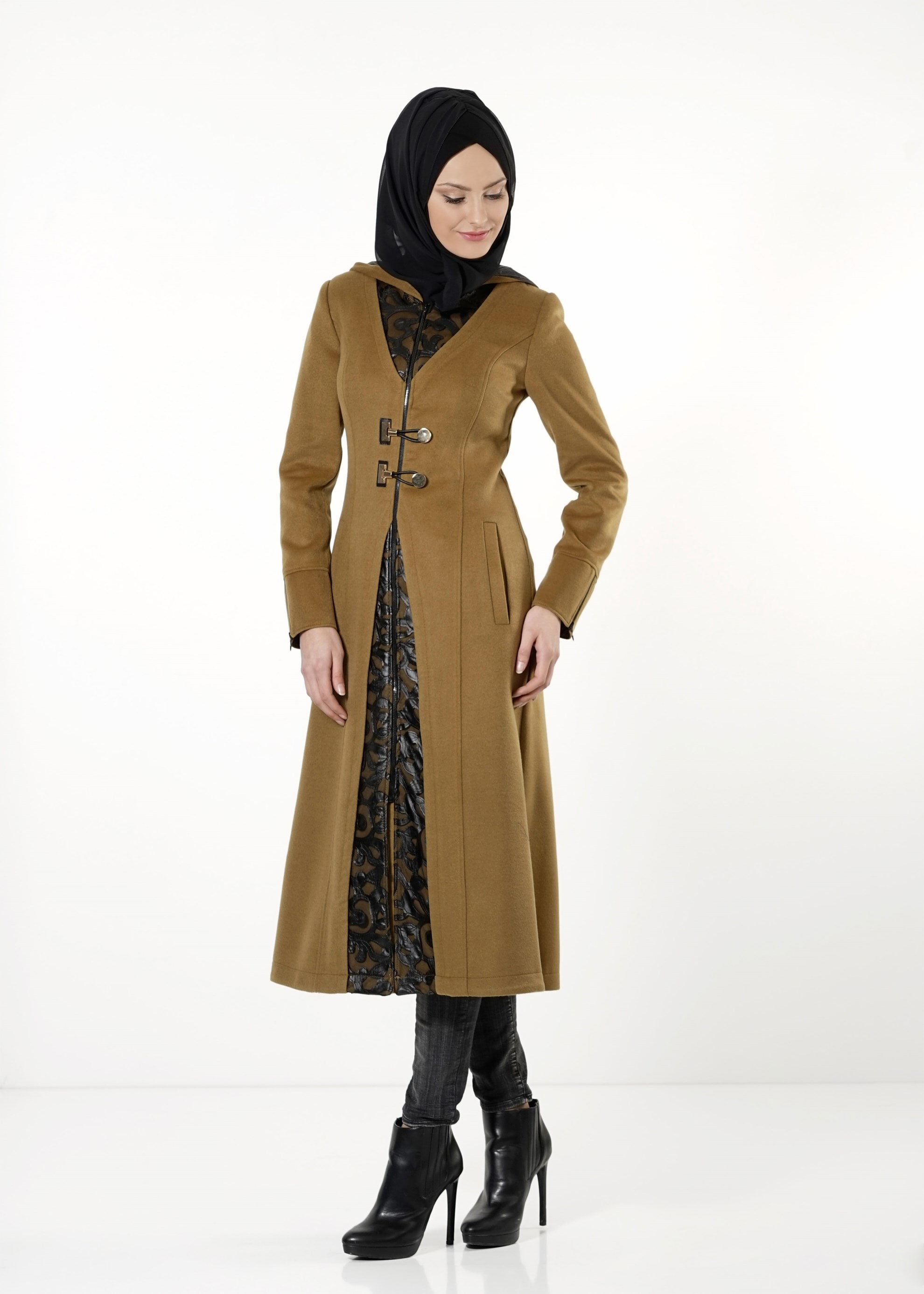 Tesettür giyim SARI KAPÜŞONLU GÜPÜR DETAYLI KABAN 9360 