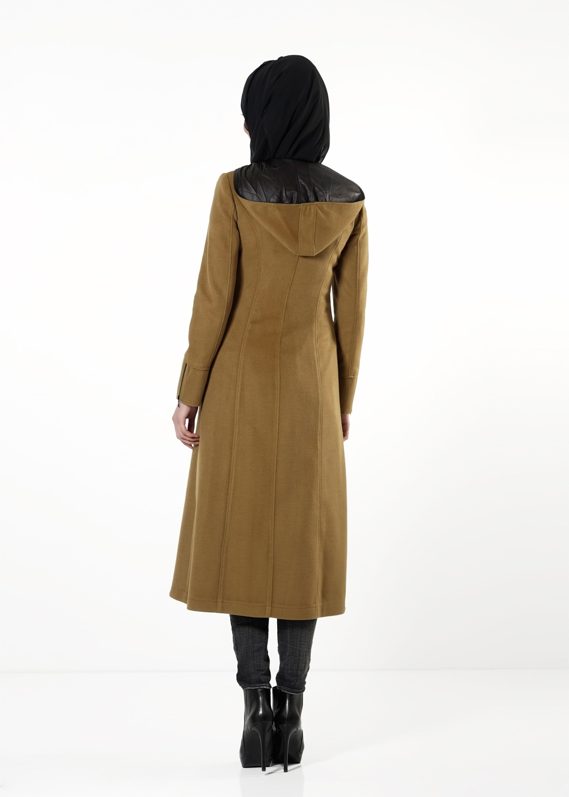 Tesettür giyim SARI KAPÜŞONLU GÜPÜR DETAYLI KABAN 9360 