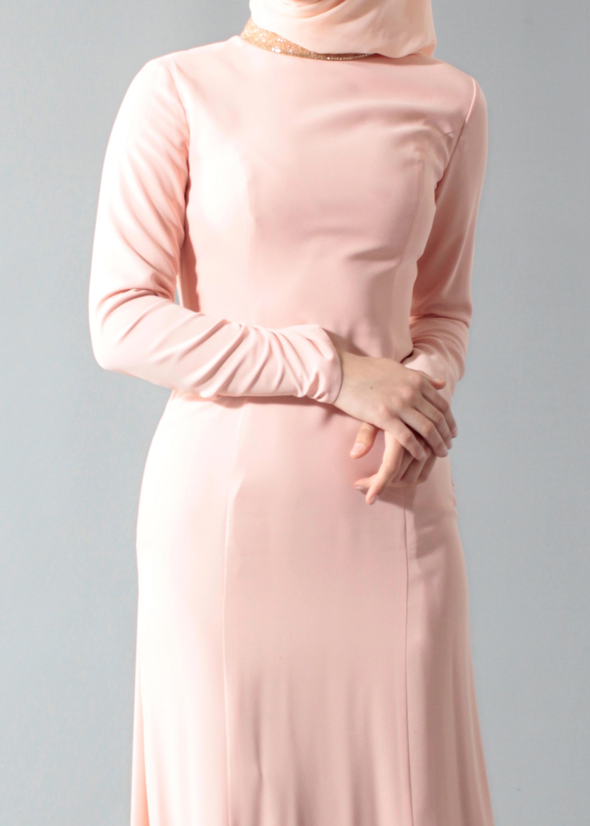 Tesettür giyim PUDRA YAKASI TAŞ İŞLEMELİ ABİYE ELBİSE 5182