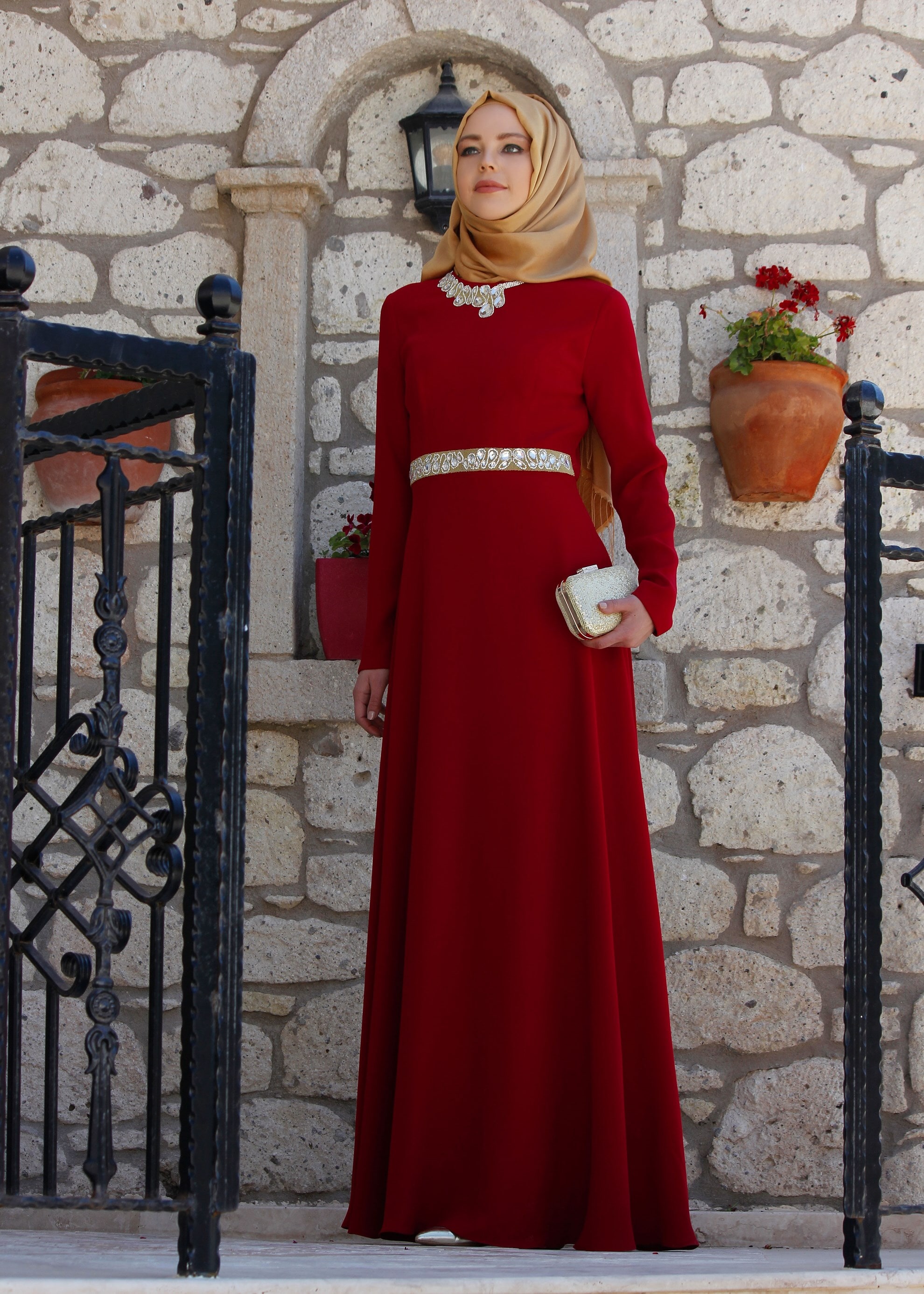 Tesettür giyim KIRMIZI TAŞ DETAYLI ABİYE ELBİSE 5191