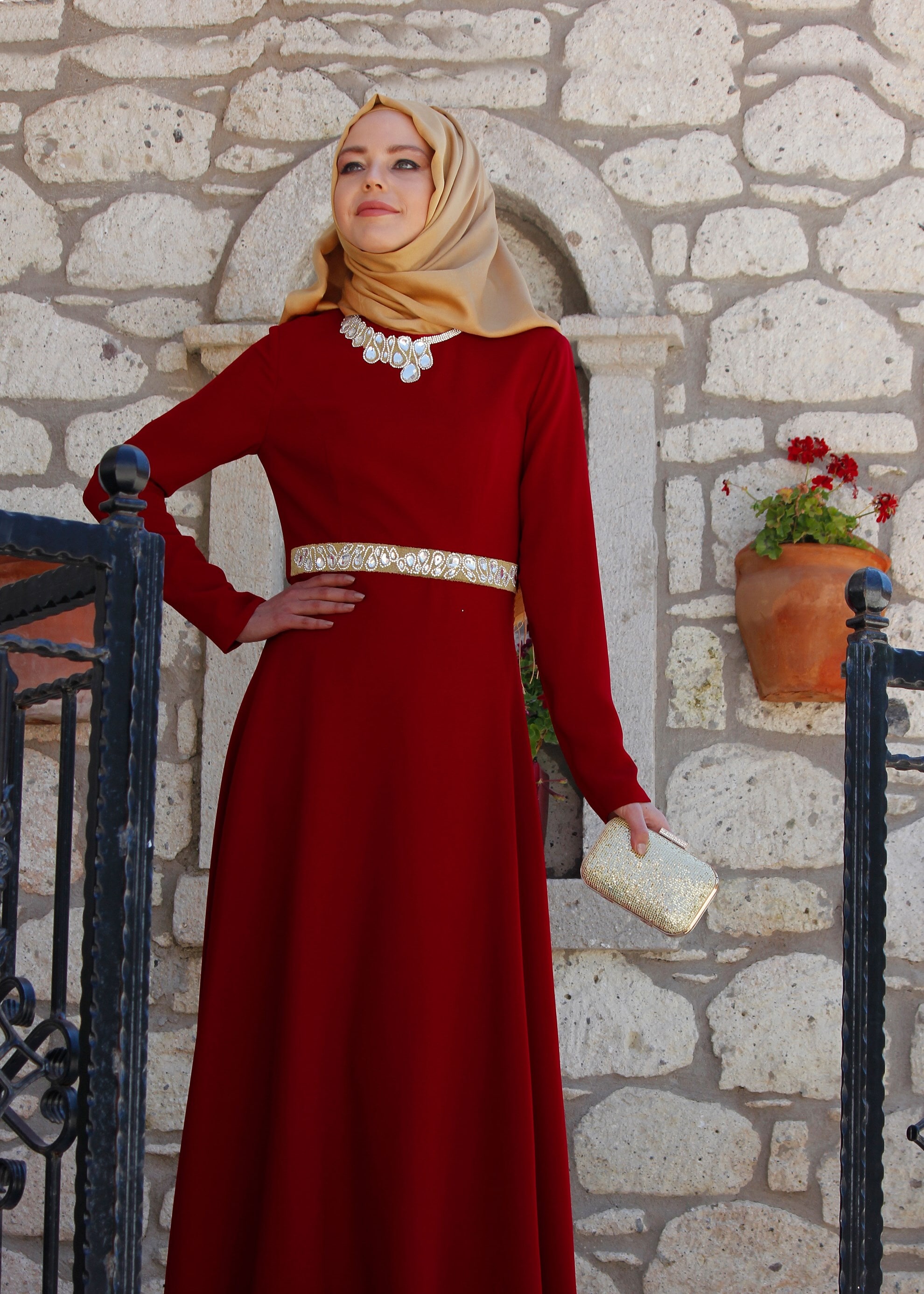 Tesettür giyim KIRMIZI TAŞ DETAYLI ABİYE ELBİSE 5191