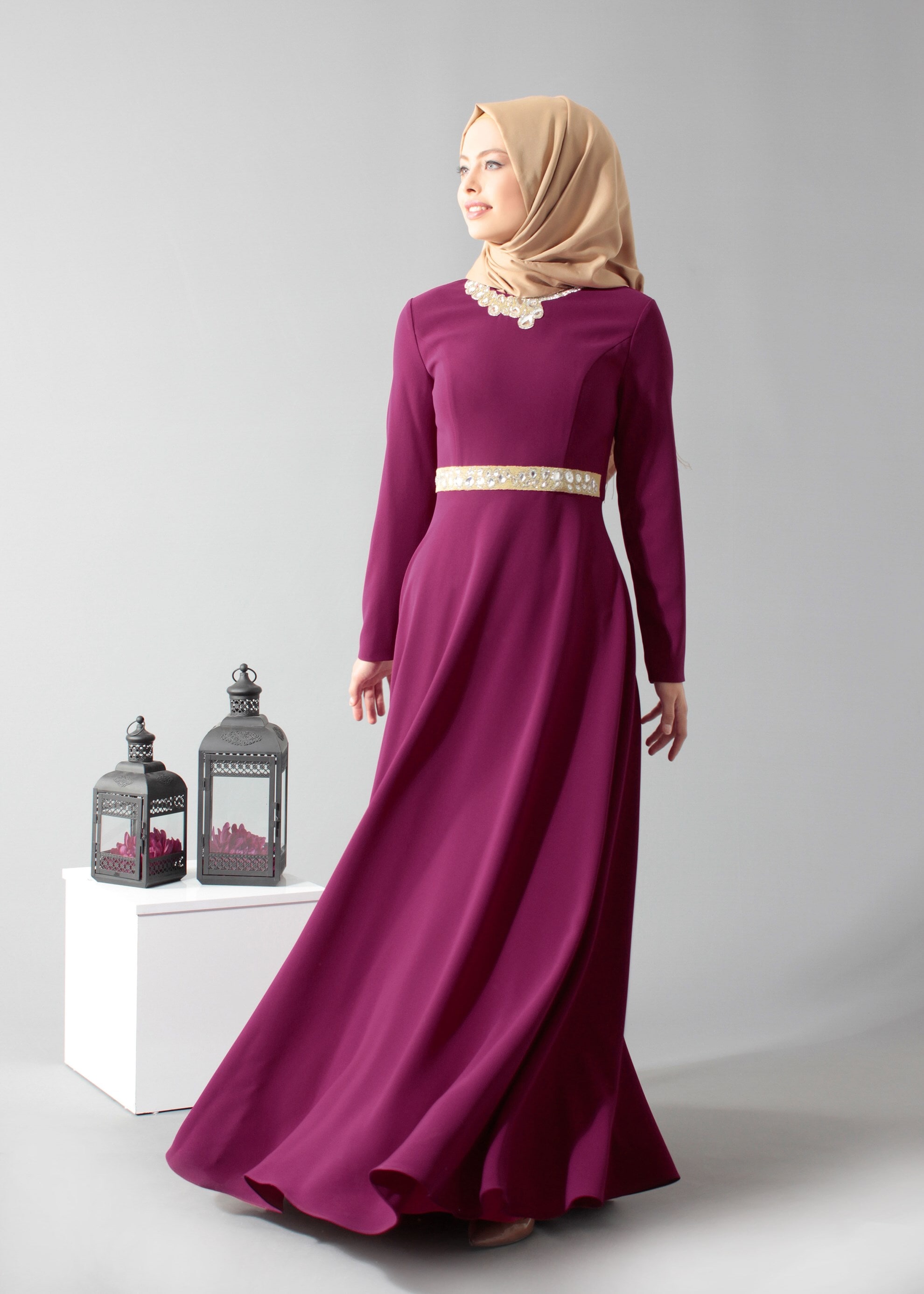 Tesettür giyim MOR TAŞ DETAYLI ABİYE ELBİSE 5191