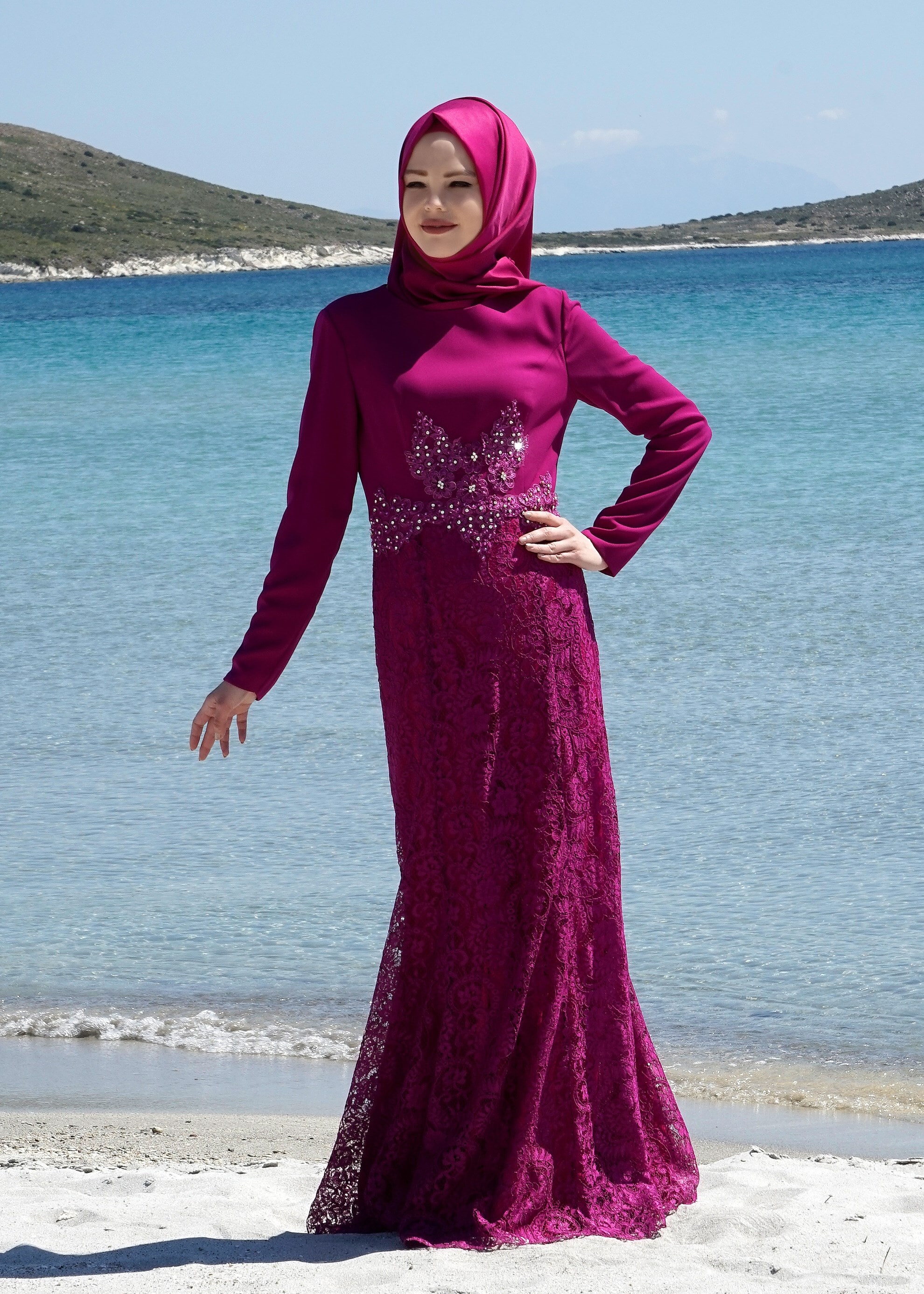 Tesettür giyim MOR İŞLEMELİ TAŞ DETAYLI KREP ABİYE ELBİSE 5204