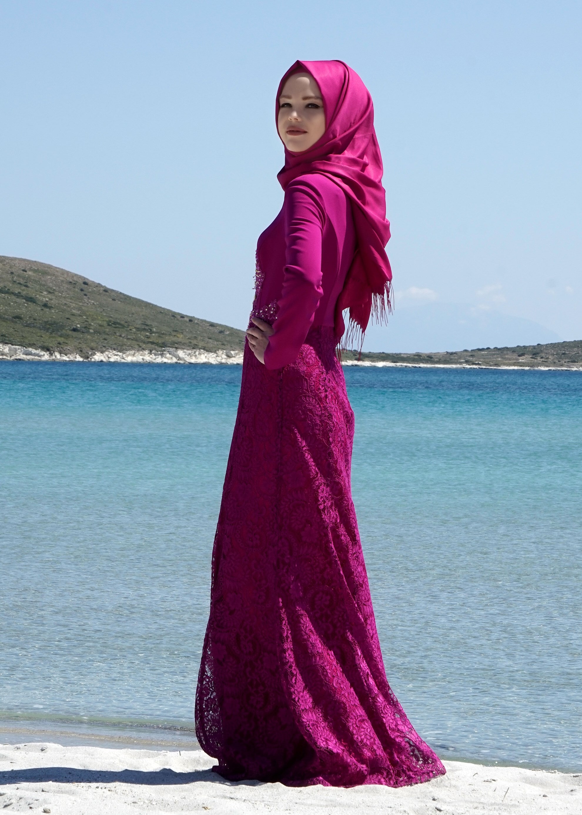 Tesettür giyim MOR İŞLEMELİ TAŞ DETAYLI KREP ABİYE ELBİSE 5204