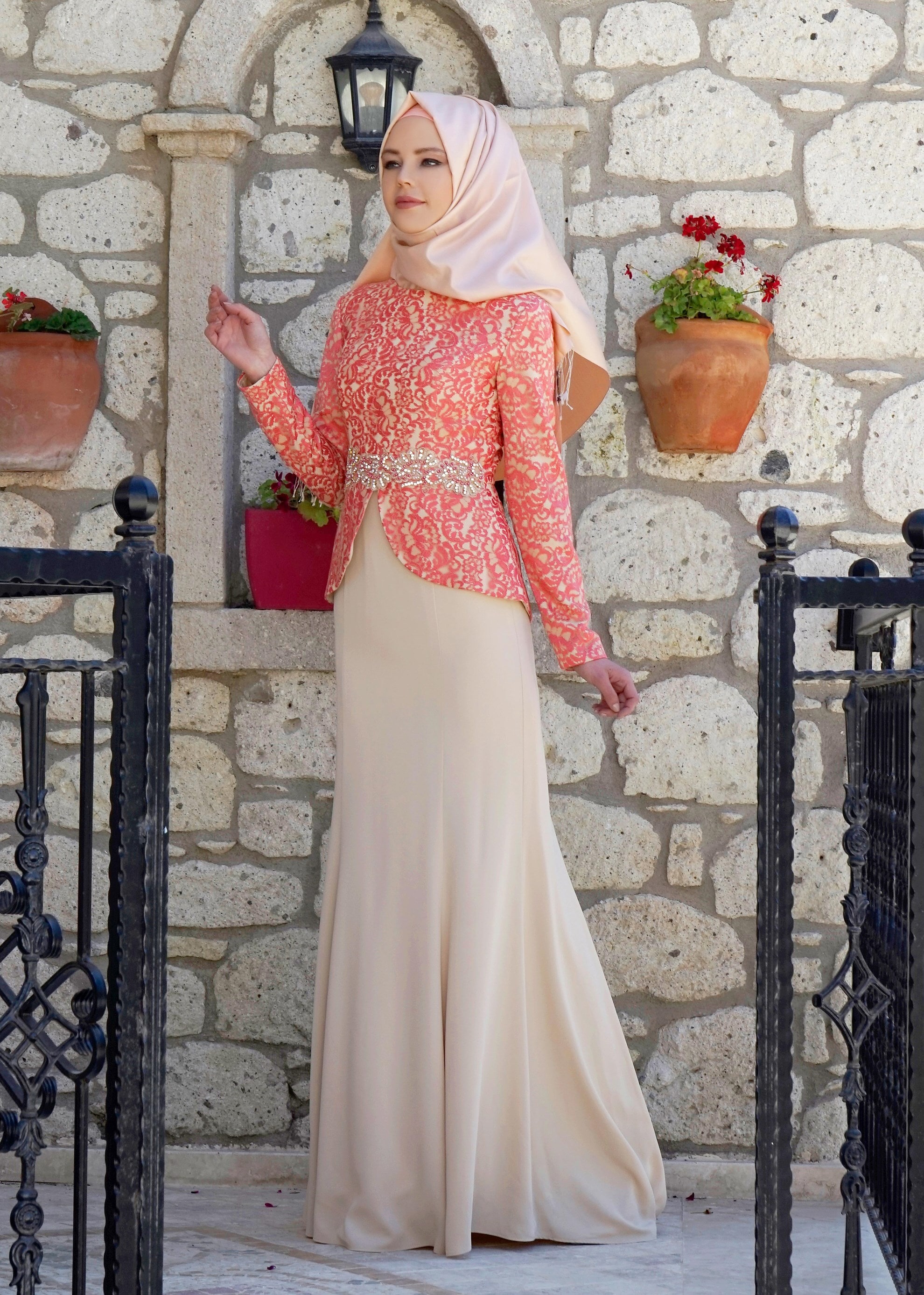 Tesettür giyim MERCAN İŞLEMELİ TAŞ DETAYLI İKİLİ ABİYE ELBİSE 5205