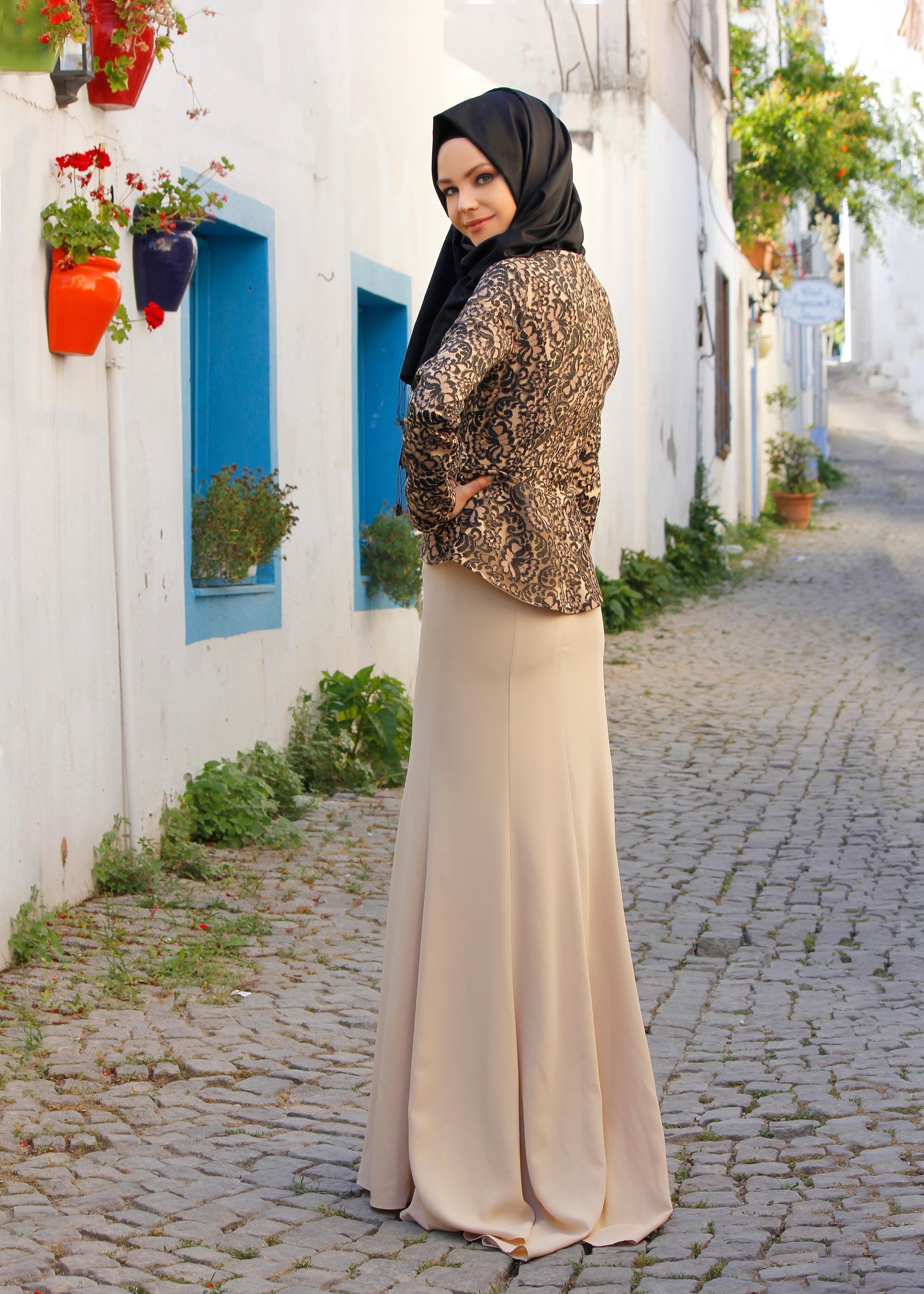 Tesettür giyim SİYAH İŞLEMELİ TAŞ DETAYLI İKİLİ ABİYE ELBİSE 5205