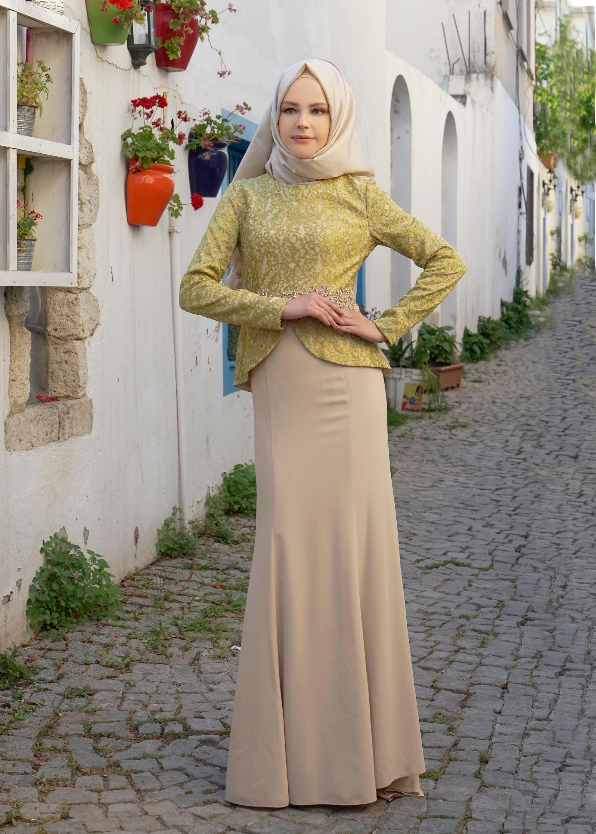 Tesettür giyim YEŞİL İŞLEMELİ TAŞ DETAYLI İKİLİ ABİYE ELBİSE 5205