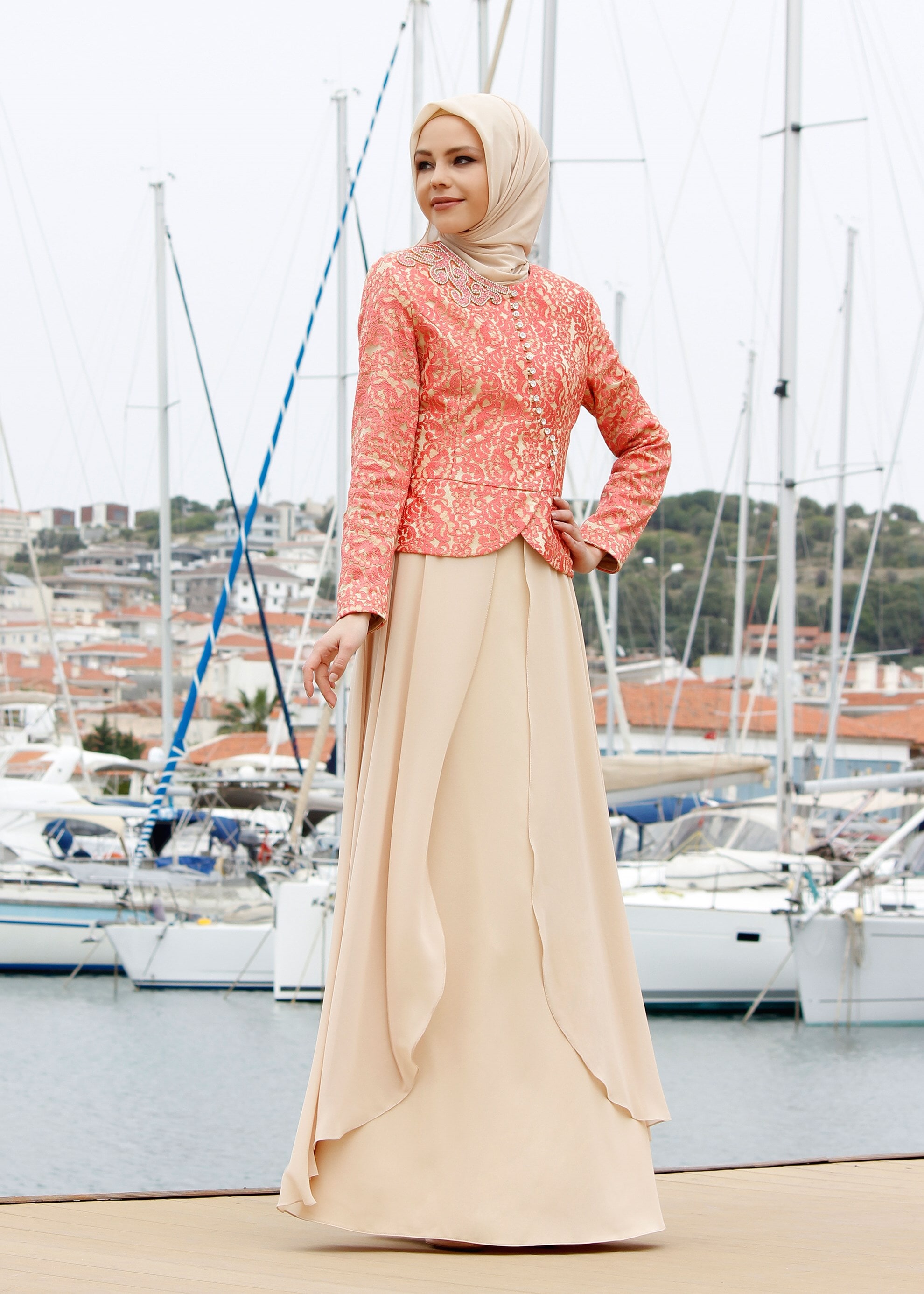 Tesettür giyim MERCAN İŞLEMELİ TAŞ DETAYLI İKİLİ ETEKLİ ABİYE TAKIM 5207