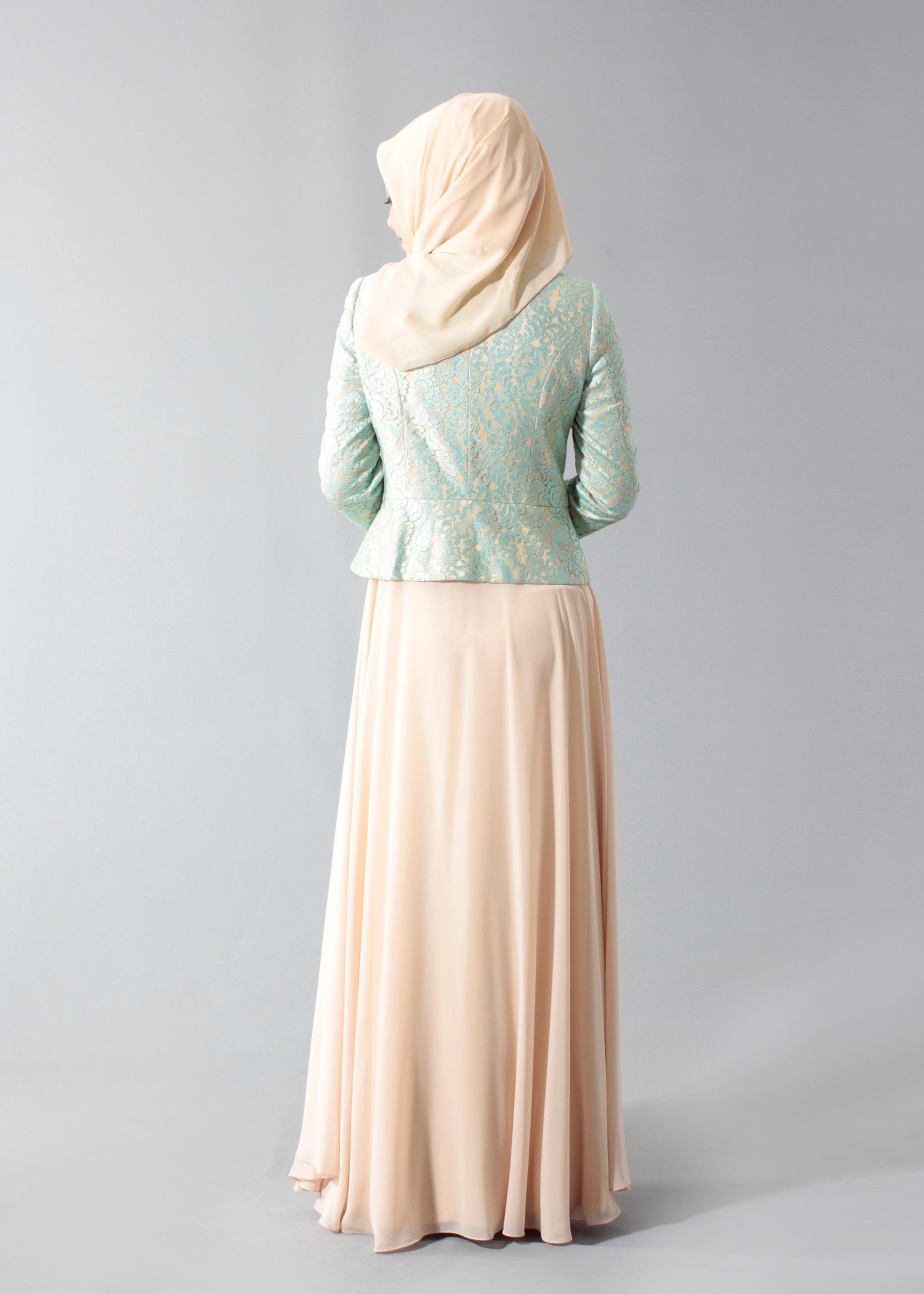 Tesettür giyim YEŞİL İŞLEMELİ TAŞ DETAYLI İKİLİ ETEKLİ ABİYE TAKIM 5207