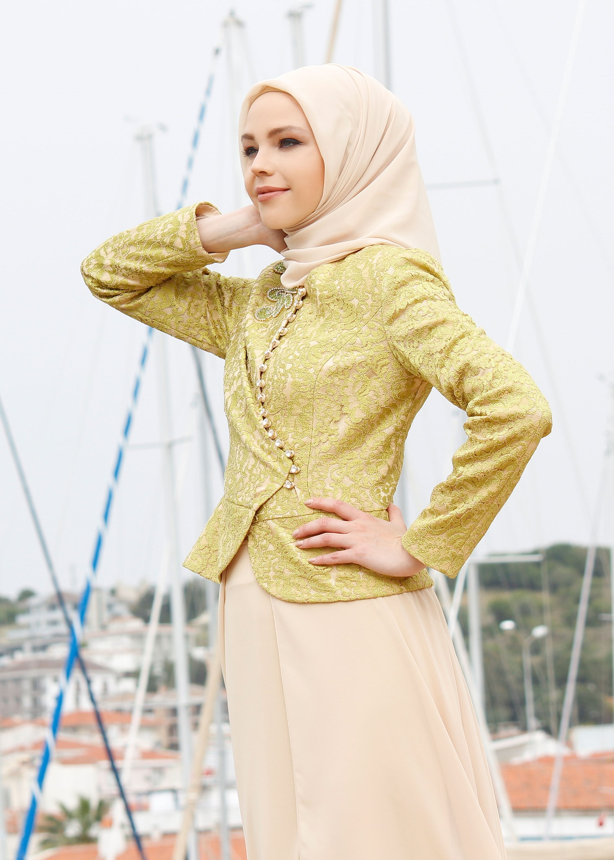 Tesettür giyim YEŞİL İŞLEMELİ TAŞ DETAYLI İKİLİ ETEKLİ ABİYE TAKIM 5207