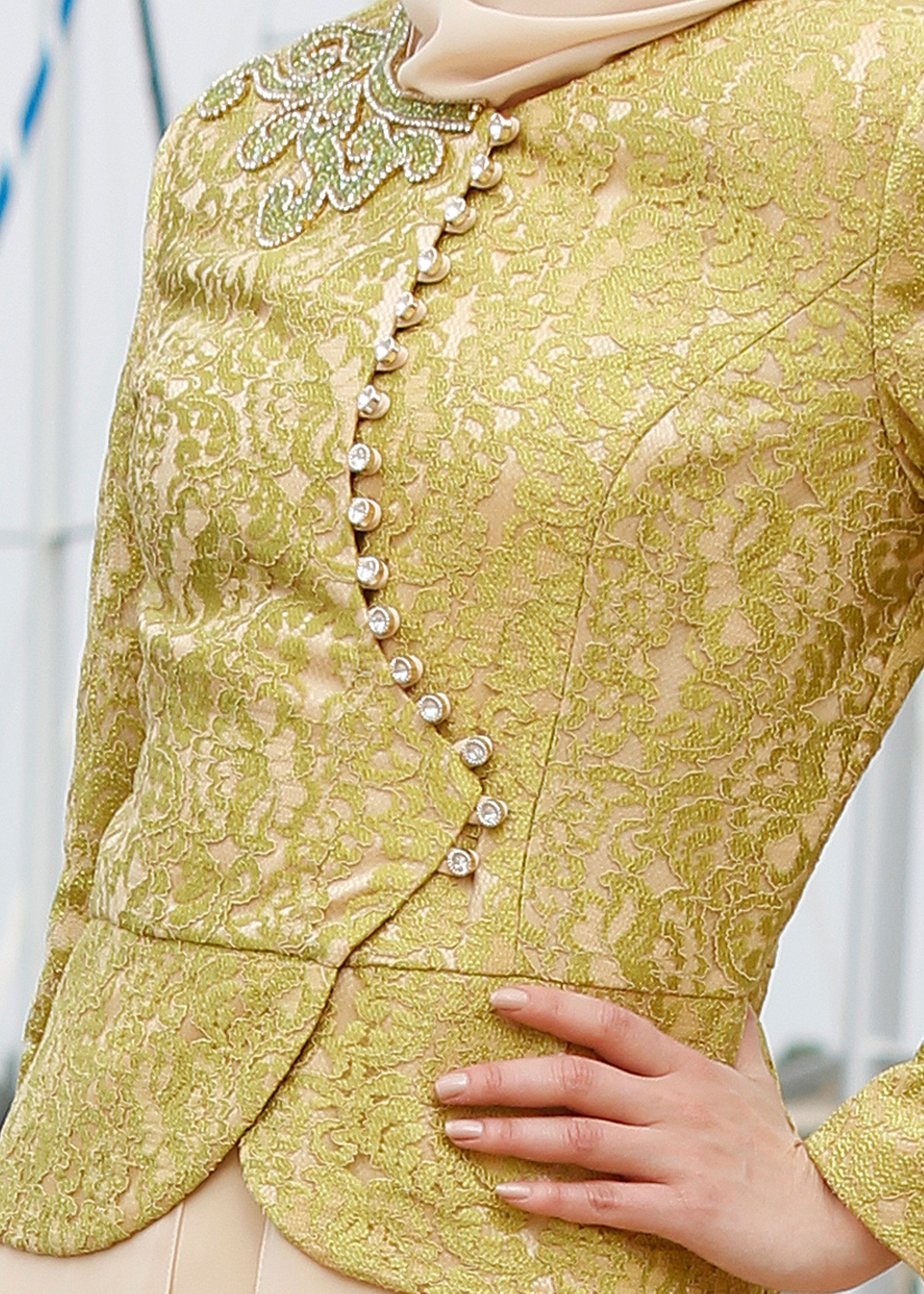 Tesettür giyim YEŞİL İŞLEMELİ TAŞ DETAYLI İKİLİ ETEKLİ ABİYE TAKIM 5207