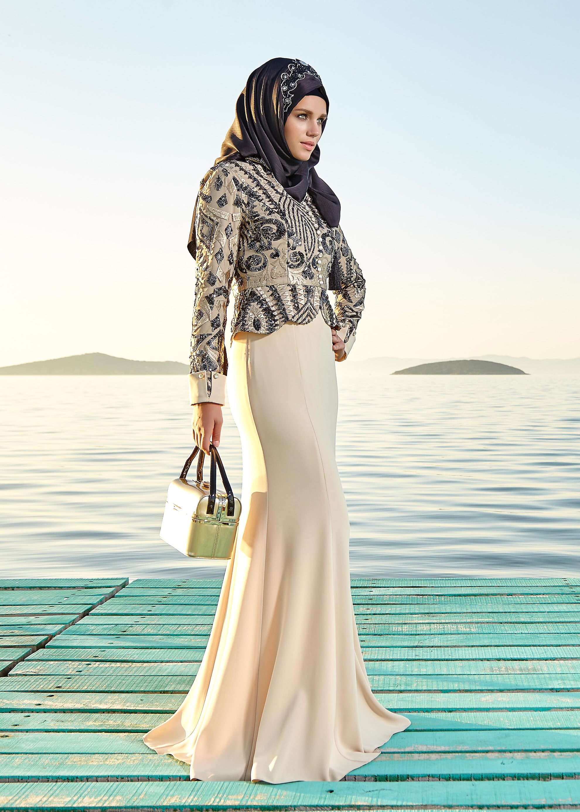 Tesettür giyim SİYAH İŞLEMELİ ABİYE ELBİSE 5217