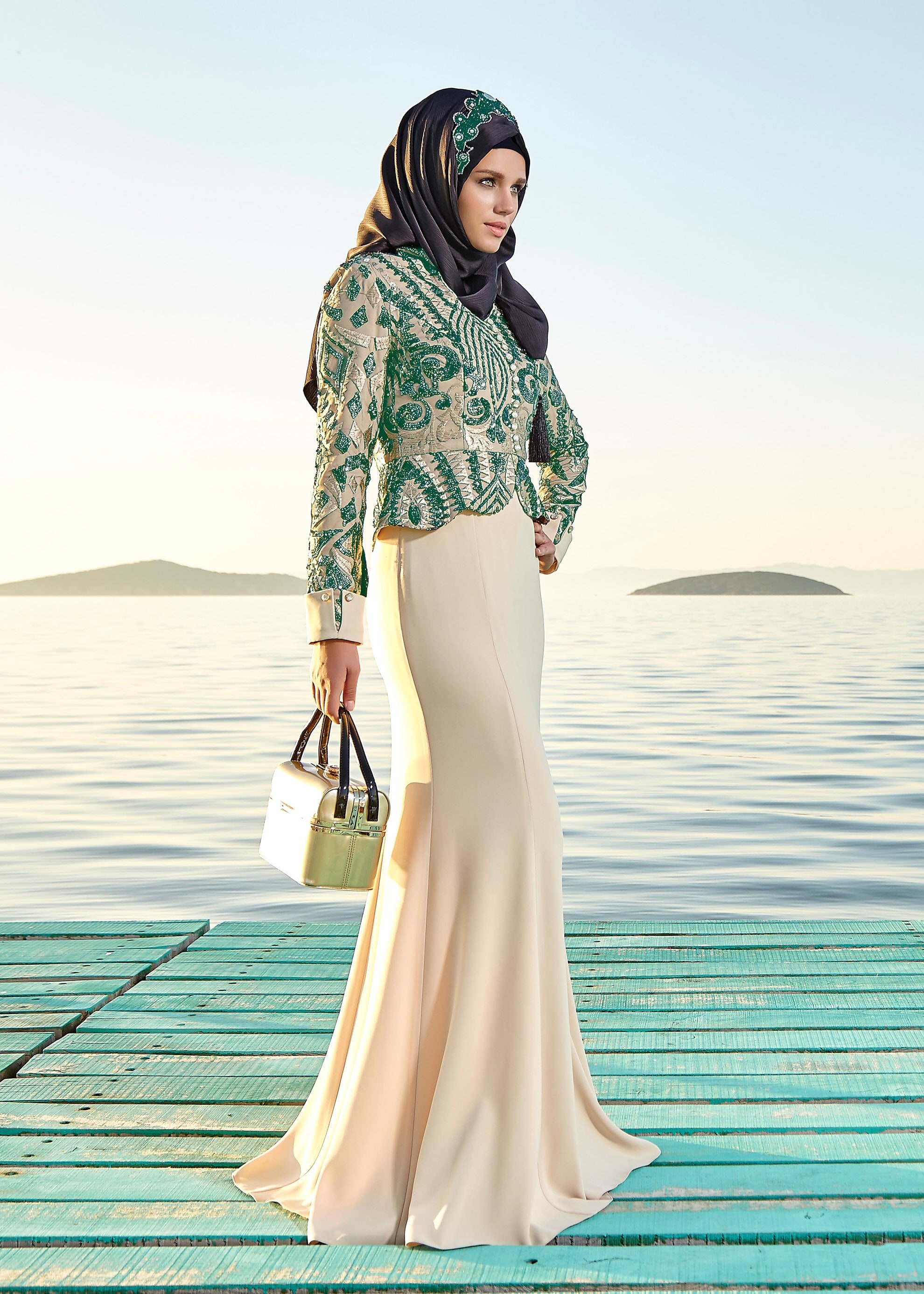 Tesettür giyim YEŞİL İŞLEMELİ ABİYE ELBİSE 5217