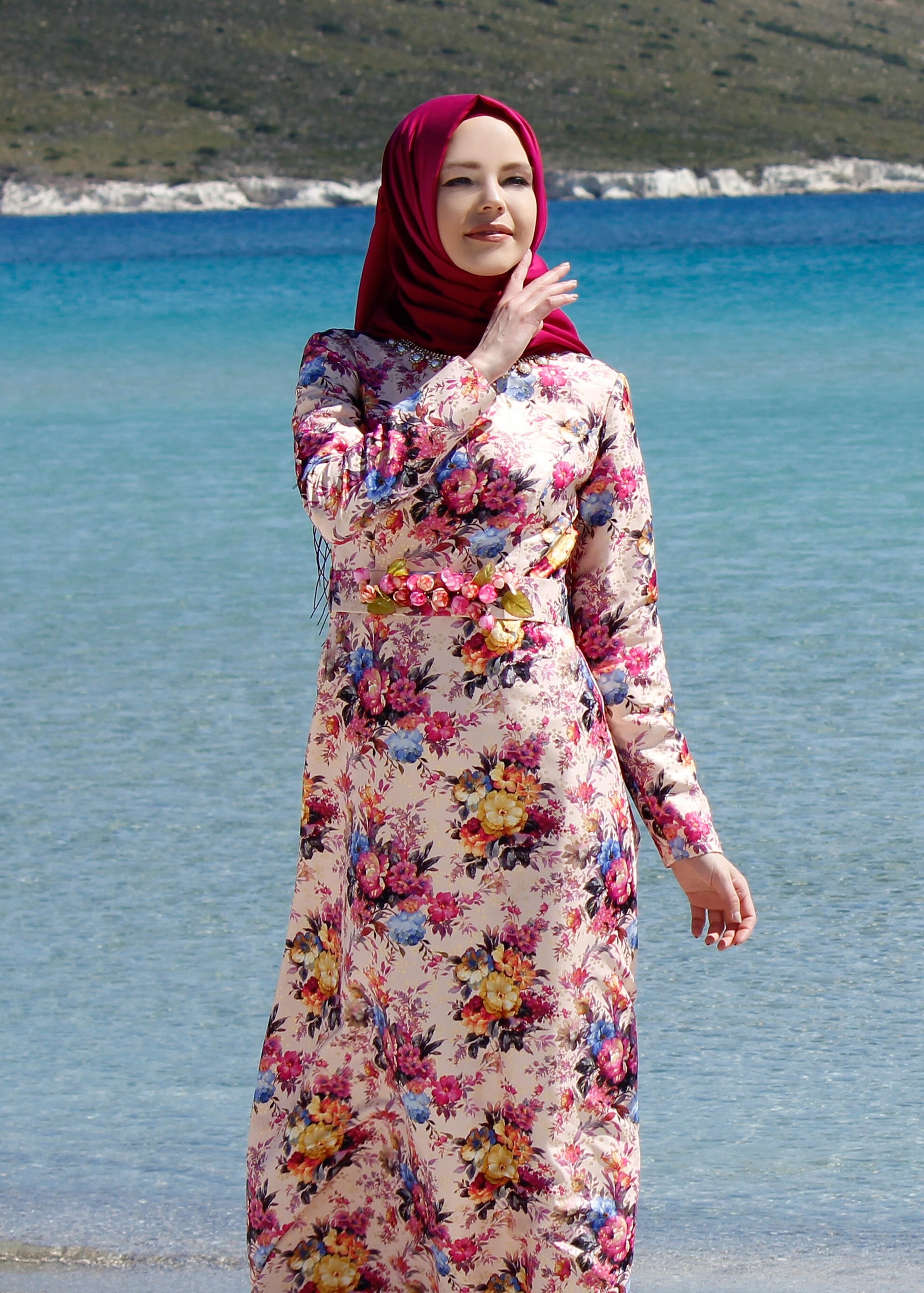 Tesettür giyim PUDRA ÇİÇEK DESENLİ ABİYE ELBİSE 5221