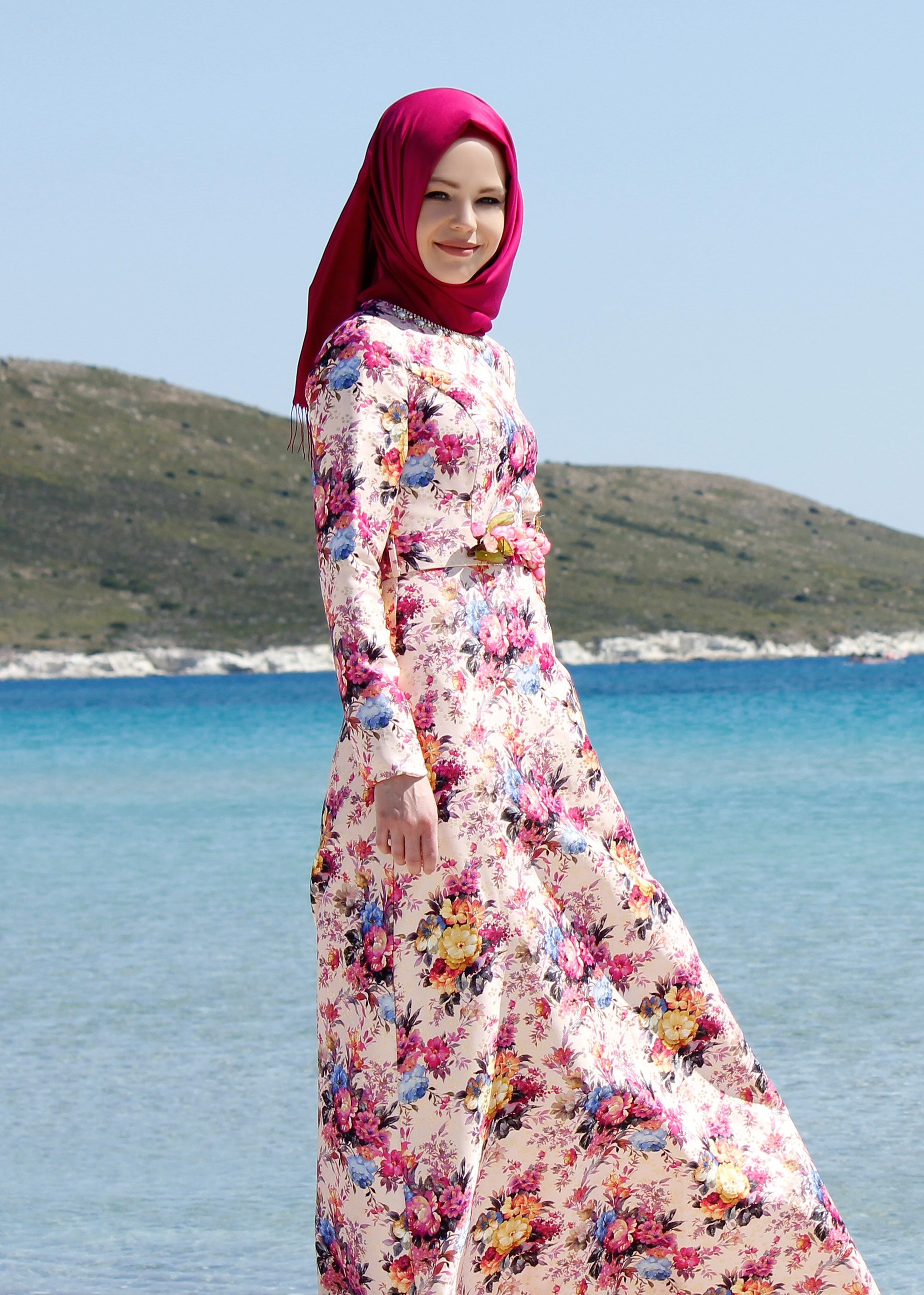 Tesettür giyim PUDRA ÇİÇEK DESENLİ ABİYE ELBİSE 5221