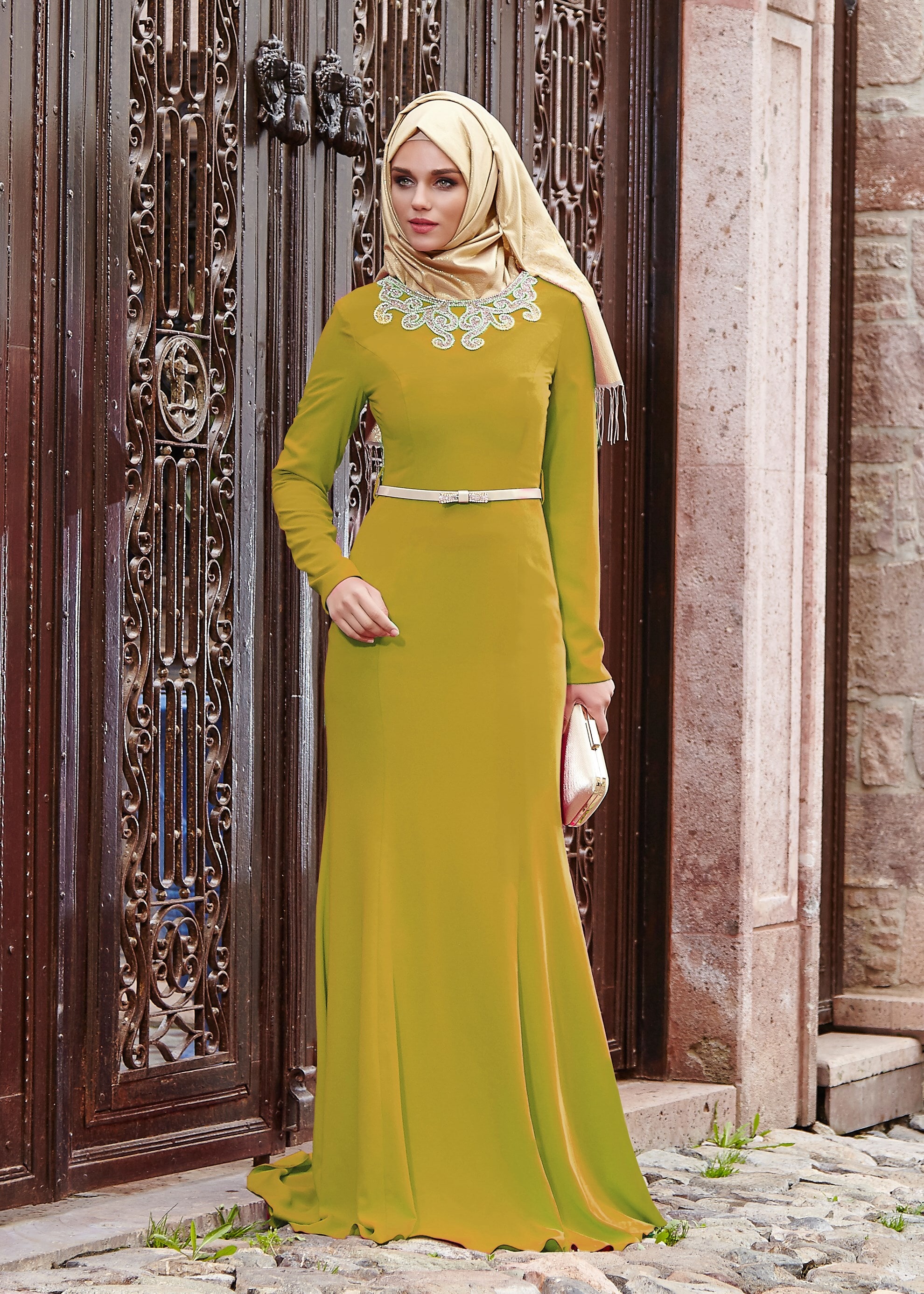 Tesettür giyim YEŞİL YAKASI İŞLEME DETAYLI ABİYE ELBİSE 5226