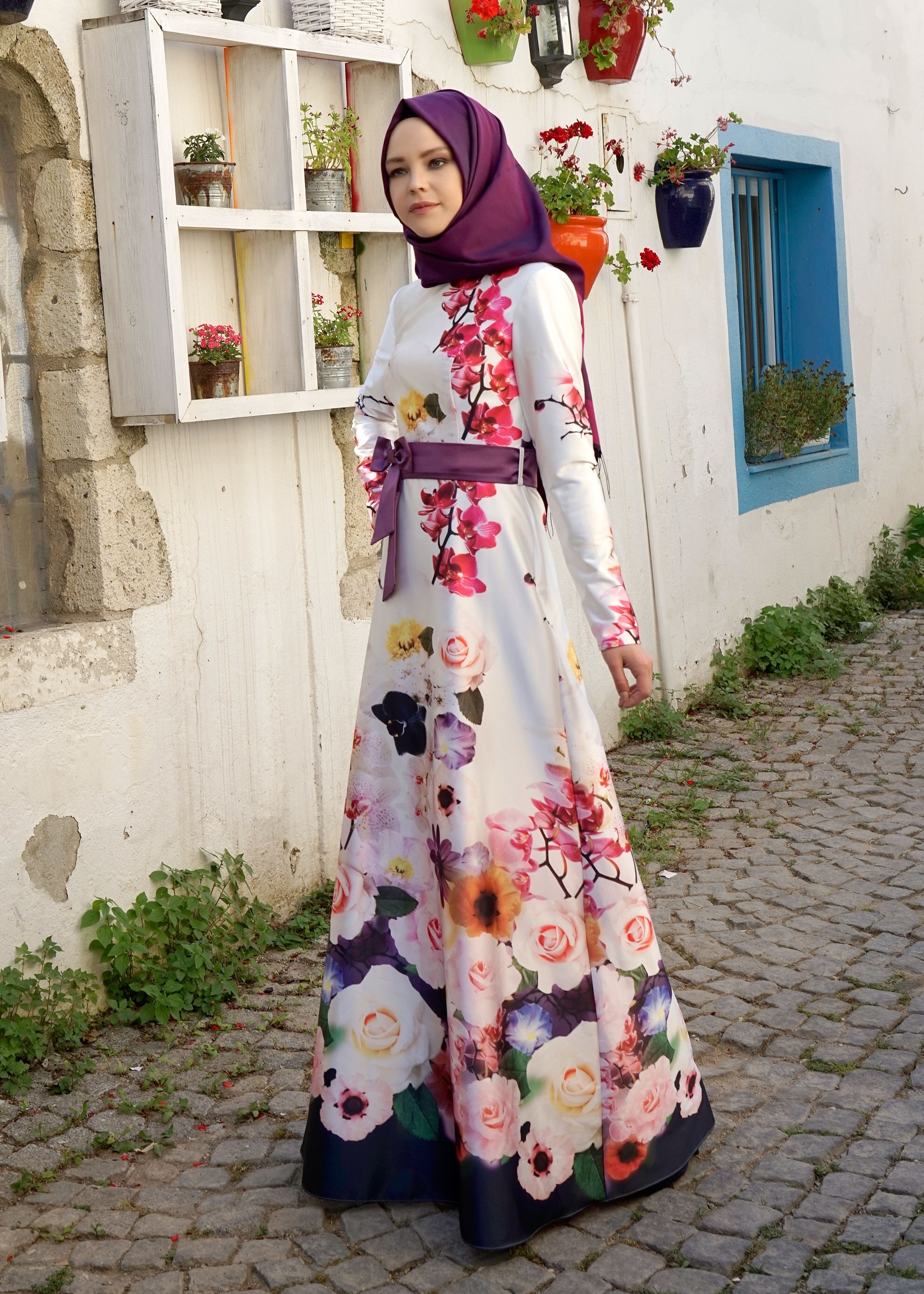 Tesettür giyim MOR ÇİÇEK DESENLİ SATEN ABİYE ELBİSE 5227