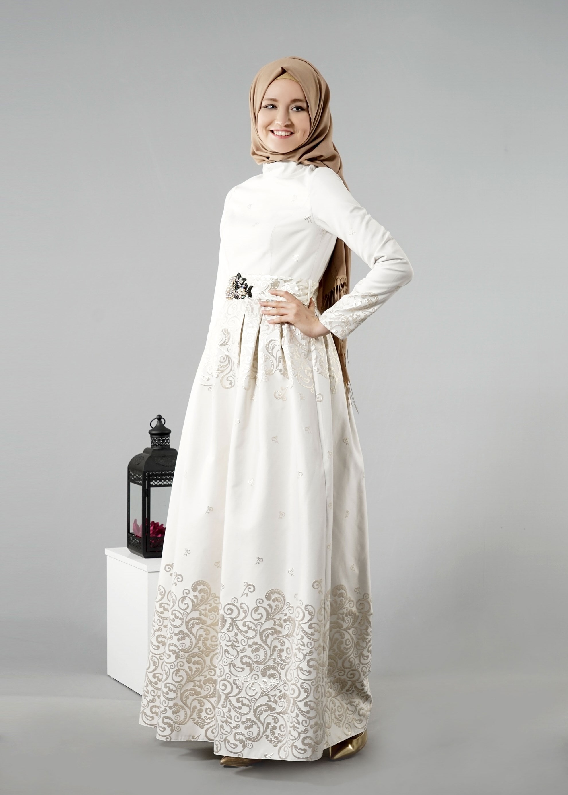 Tesettür giyim ALTIN DESENLİ ABİYE ELBİSE 5228