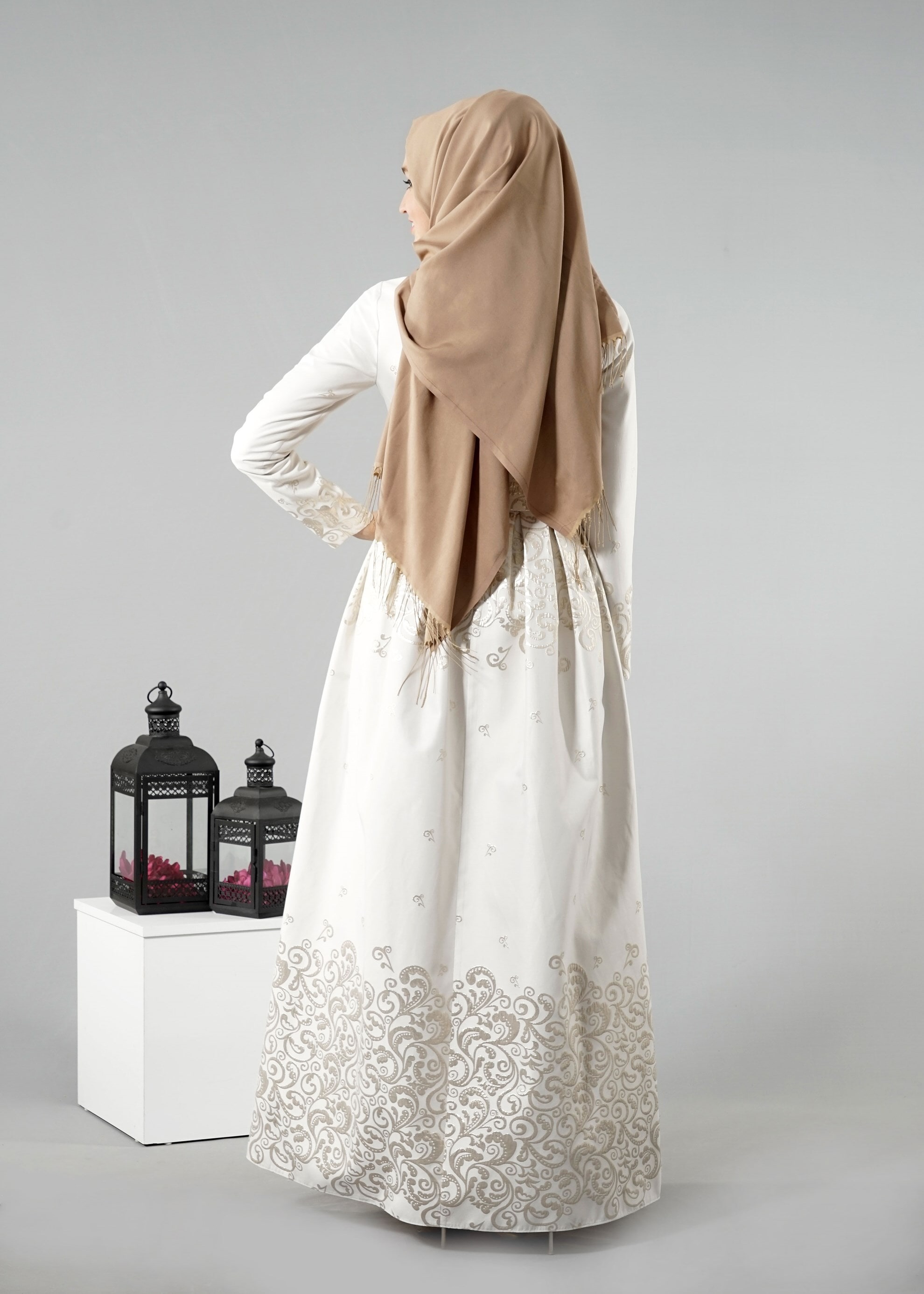 Tesettür giyim ALTIN DESENLİ ABİYE ELBİSE 5228