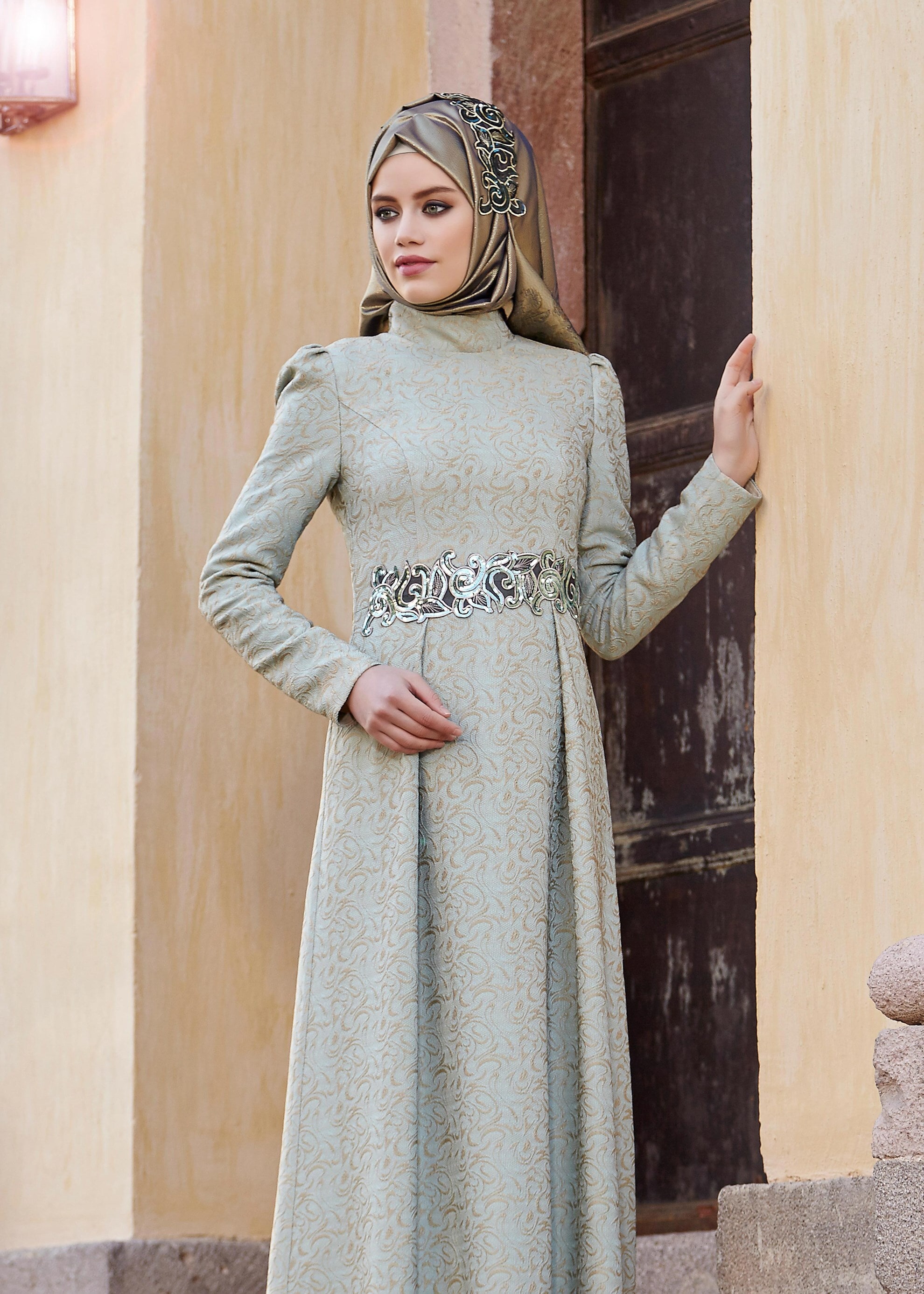 Tesettür giyim BEYAZ İŞLEME DETAYLI DESENLİ ABİYE ELBİSE 5229