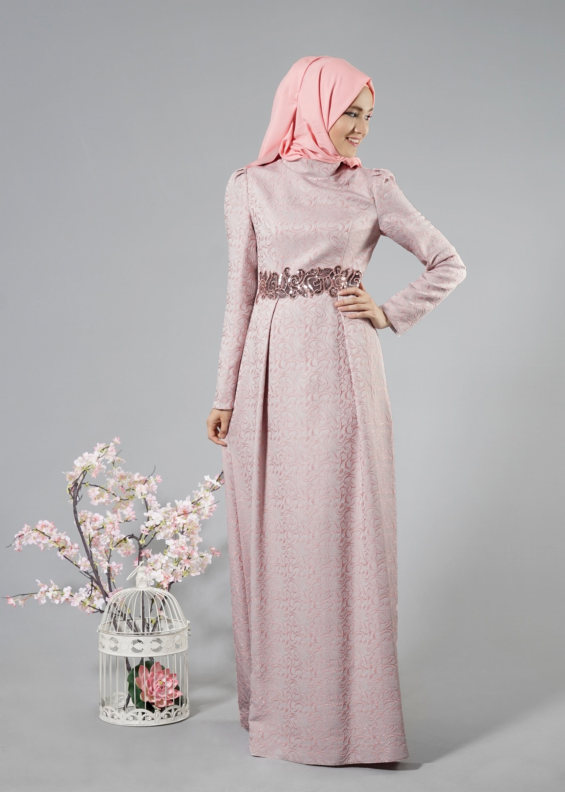 Tesettür giyim BEJ İŞLEME DETAYLI DESENLİ ABİYE ELBİSE 5229