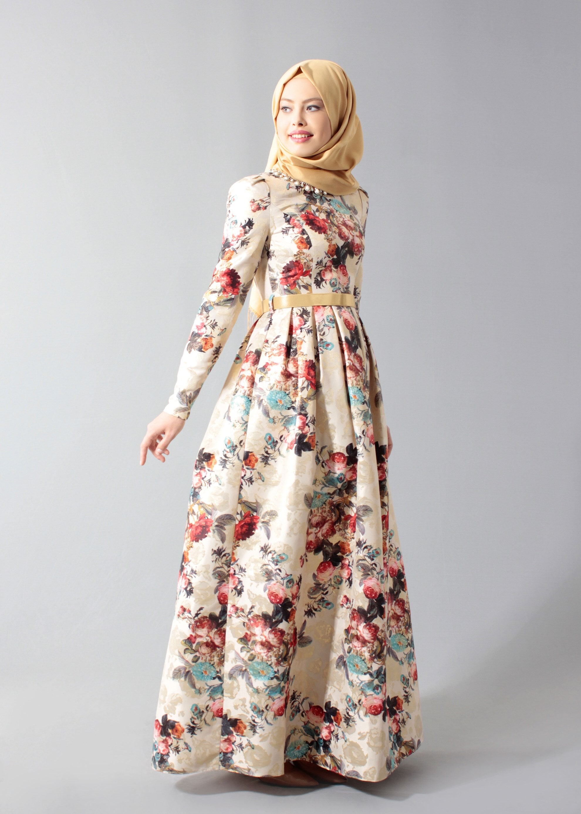 Tesettür giyim BEJ ÇİÇEK DESENLİ TAŞLI ABİYE ELBİSE 5231