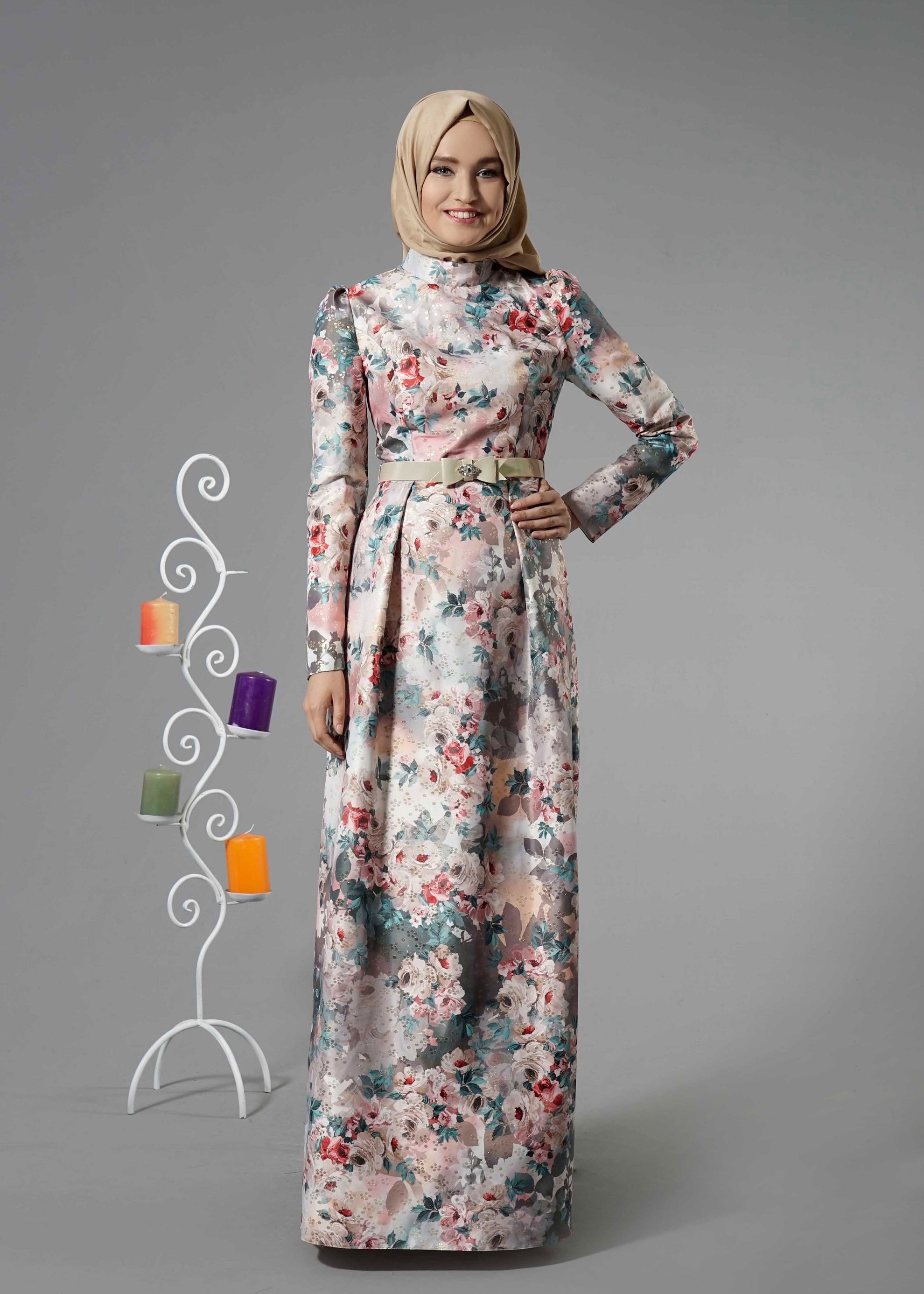 Tesettür giyim PUDRA ÇİÇEK DESENLİ KEMERLİ ABİYE ELBİSE 5234 