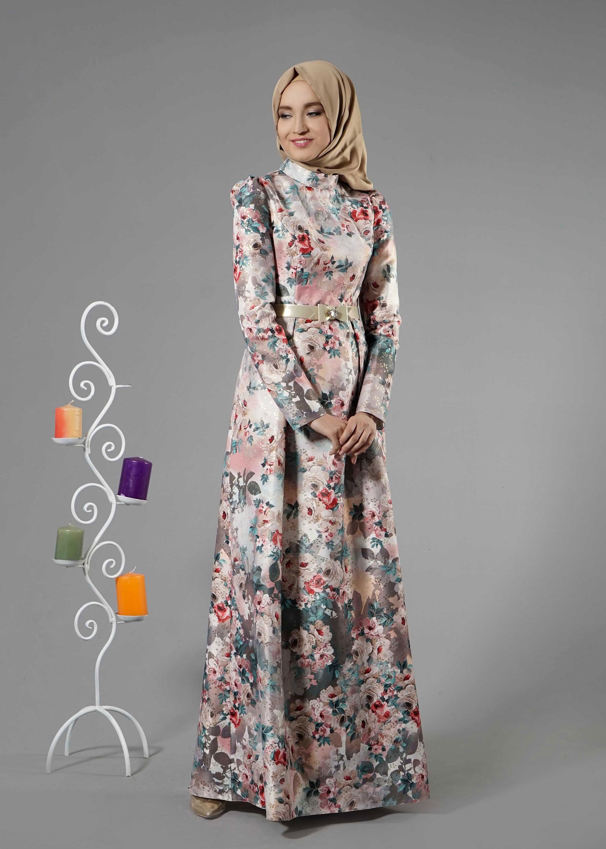 Tesettür giyim PUDRA ÇİÇEK DESENLİ KEMERLİ ABİYE ELBİSE 5234 