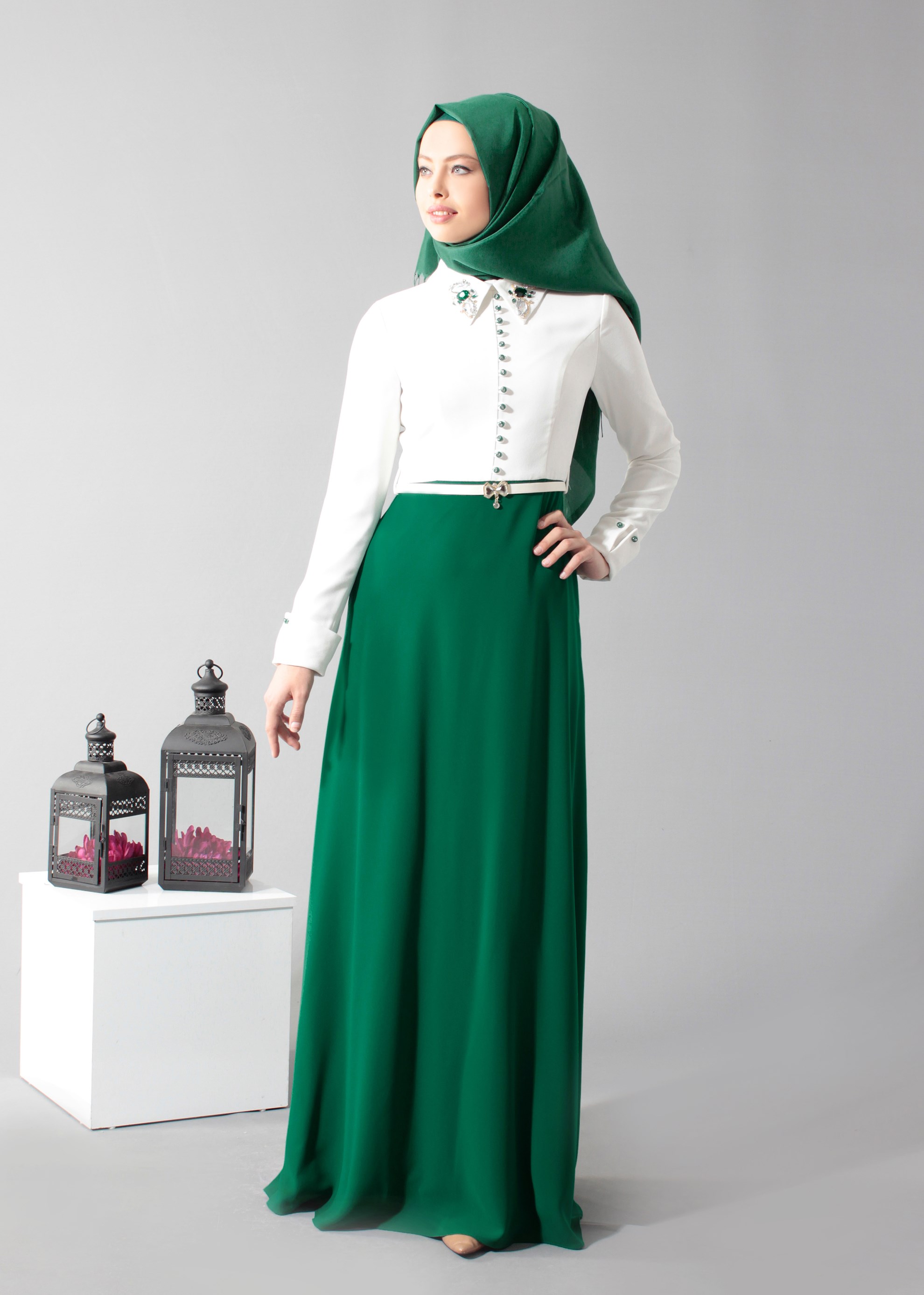 Tesettür giyim YEŞİL YAKASI TAŞ İŞLEMELİ ABİYE ELBİSE 5238