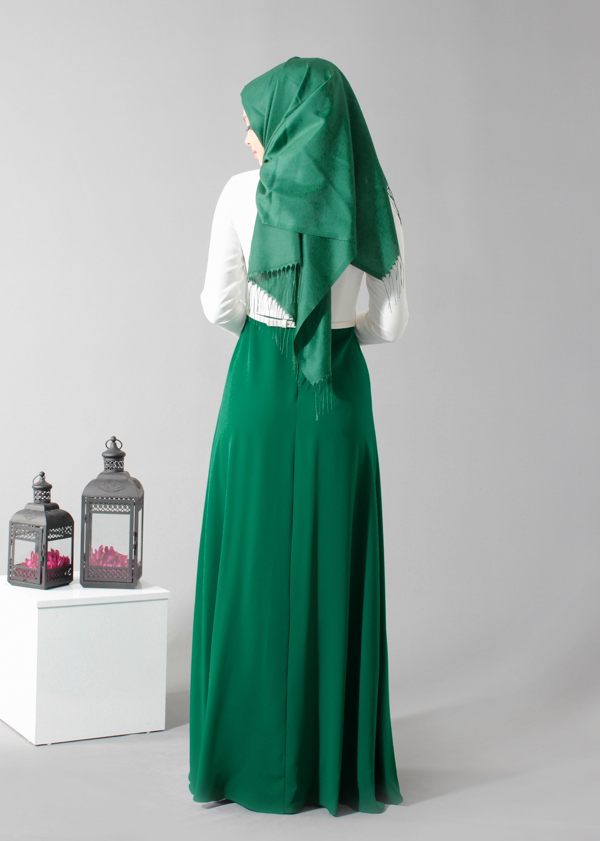 Tesettür giyim YEŞİL YAKASI TAŞ İŞLEMELİ ABİYE ELBİSE 5238