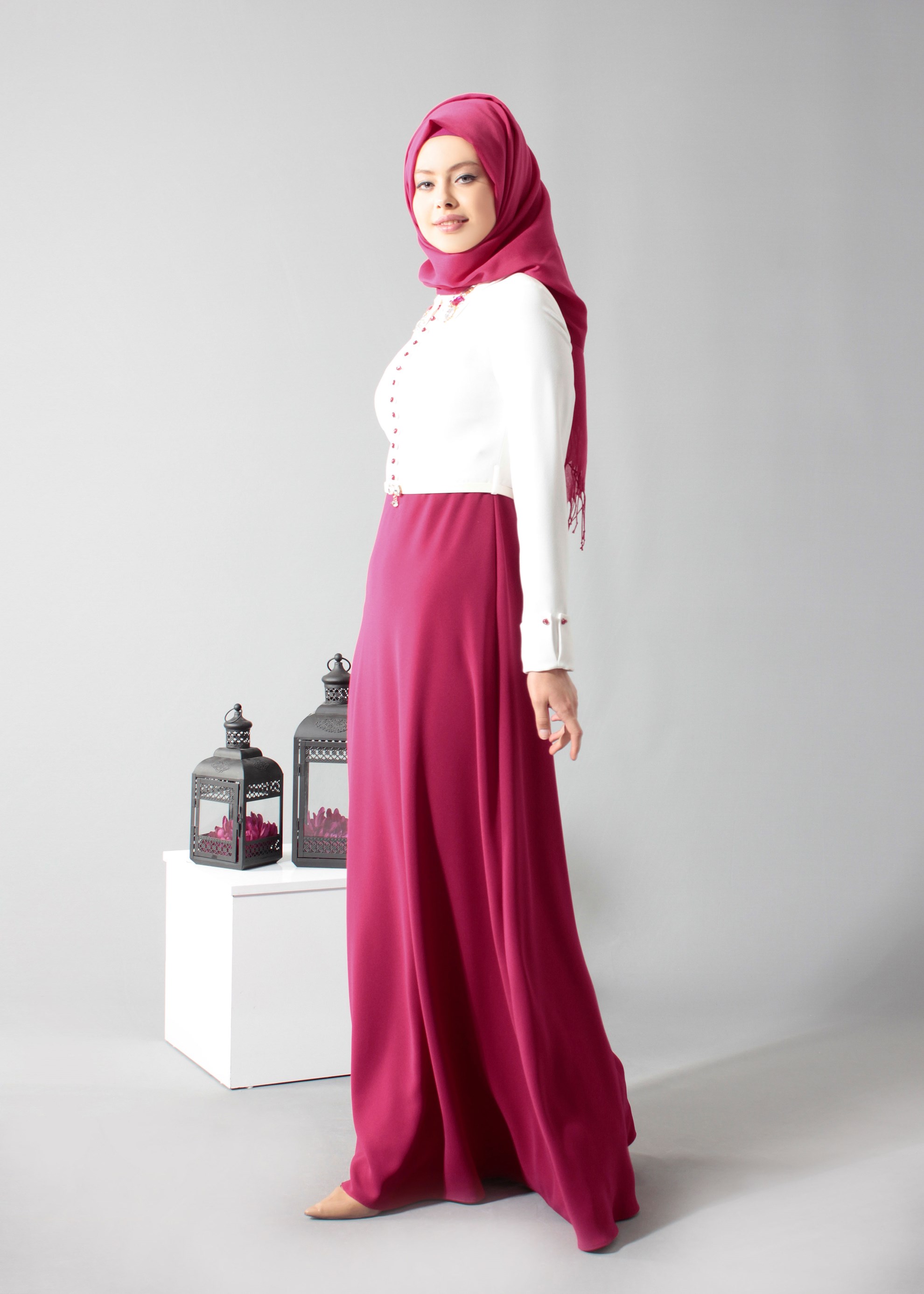 Tesettür giyim FUŞYA YAKASI TAŞ İŞLEMELİ ABİYE ELBİSE 5238