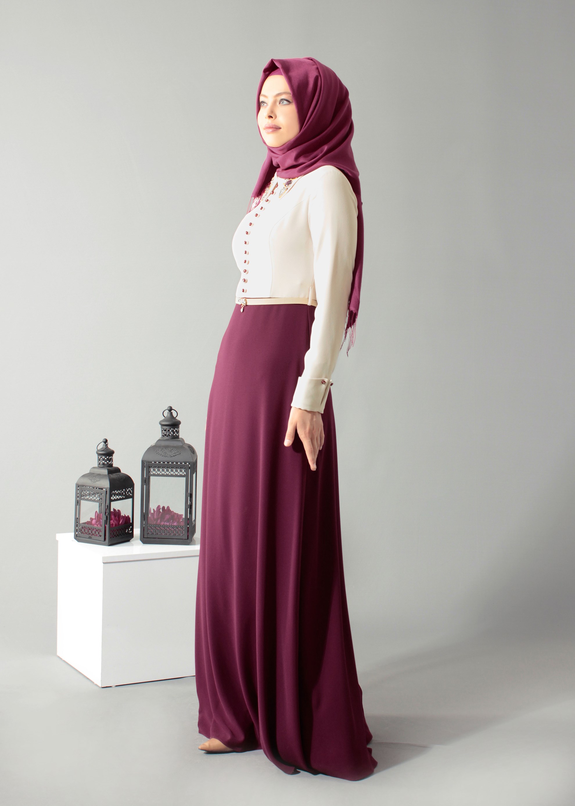 Tesettür giyim MOR YAKASI TAŞ İŞLEMELİ ABİYE ELBİSE 5238