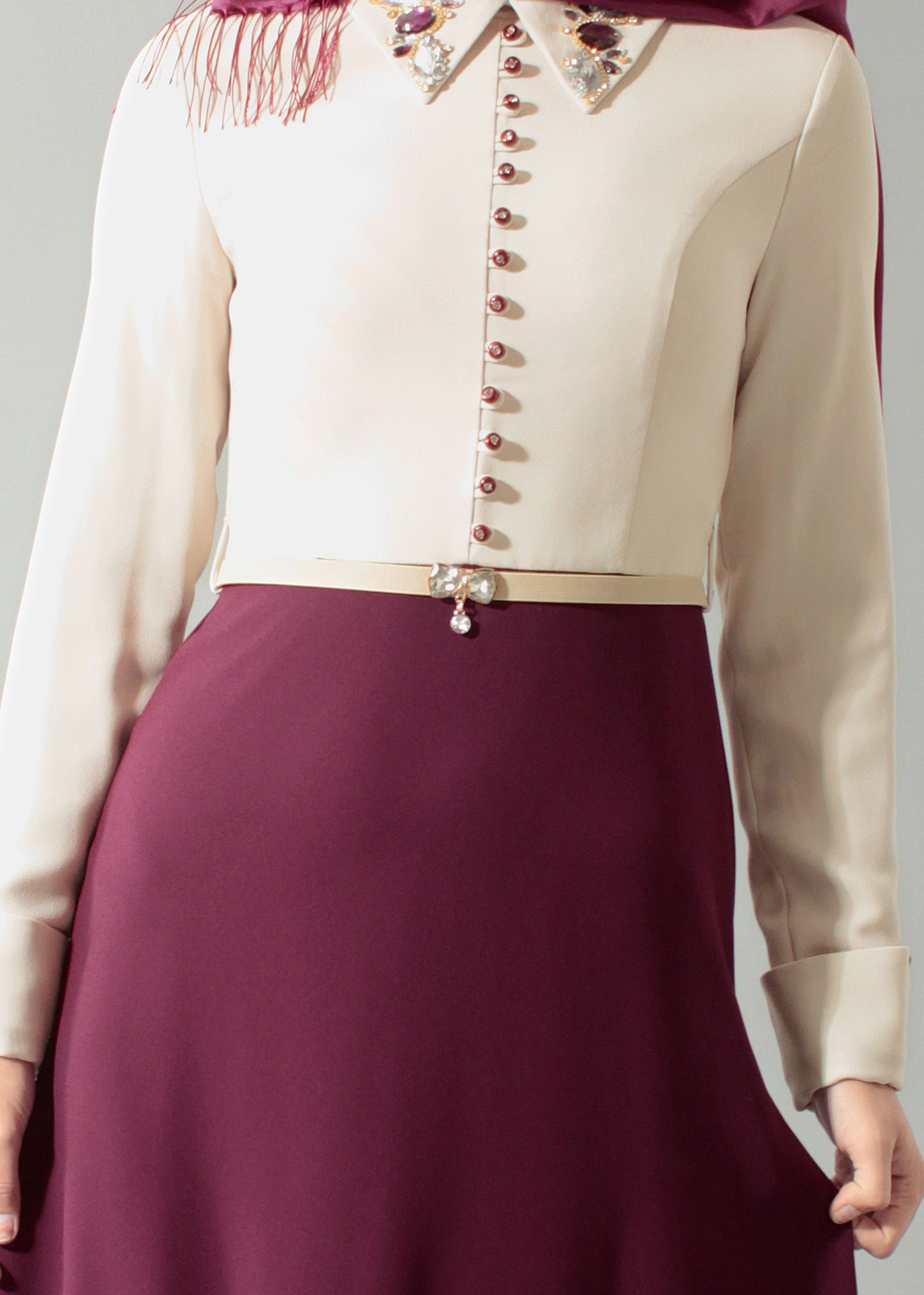 Tesettür giyim MOR YAKASI TAŞ İŞLEMELİ ABİYE ELBİSE 5238