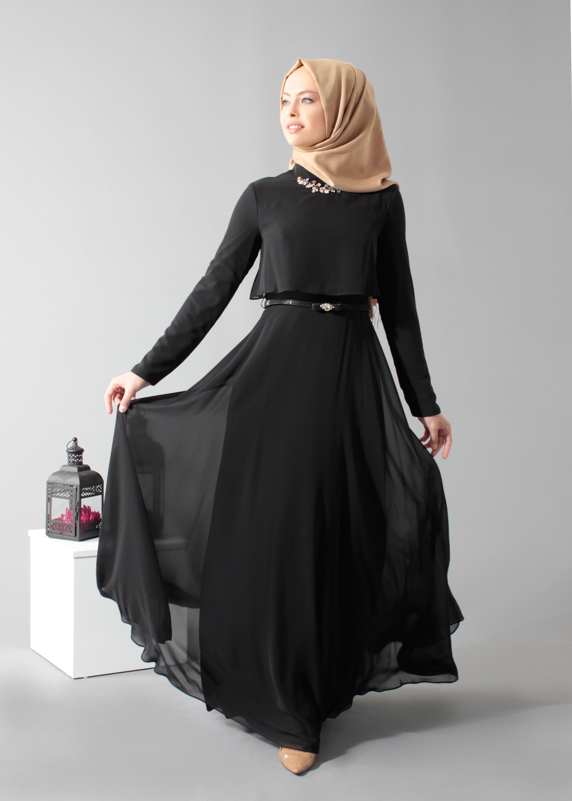 Tesettür giyim SİYAH TAŞ İŞLEME DETAYLI ŞİFON ABİYE ELBİSE 5240 