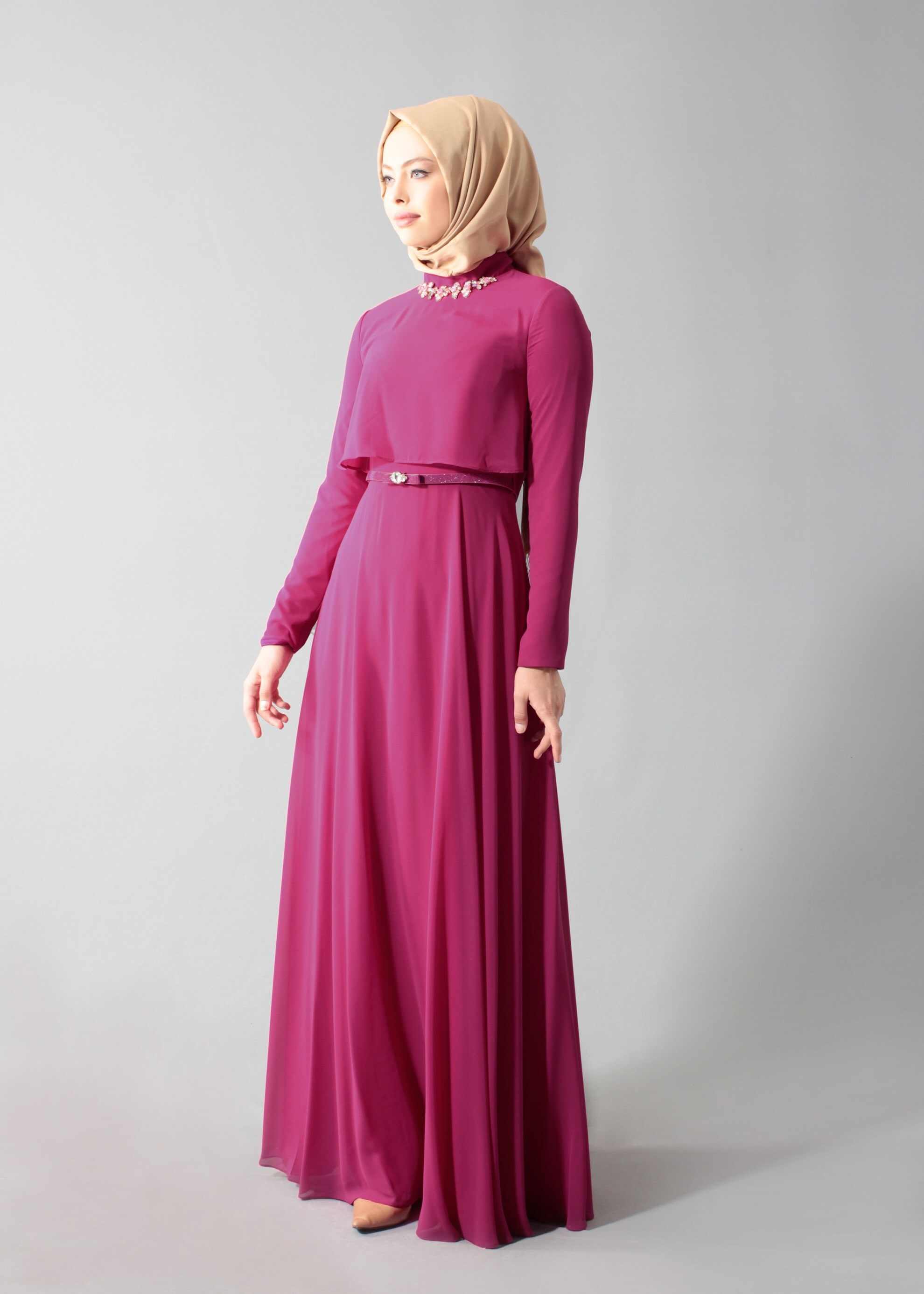 Tesettür giyim MOR TAŞ İŞLEME DETAYLI ŞİFON ABİYE ELBİSE 5240 