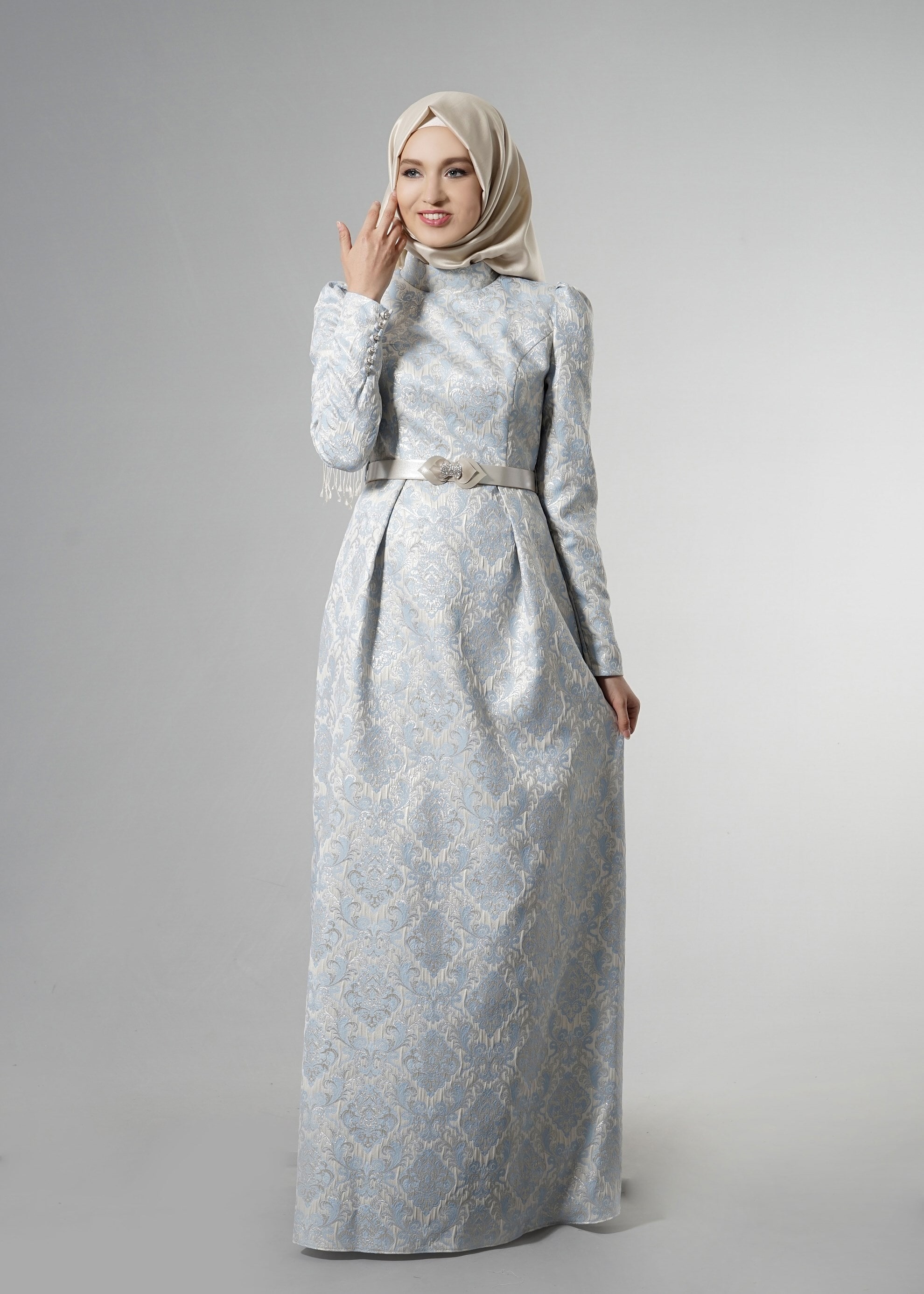 Tesettür giyim MAVİ DESENLİ MANŞETLERİ TAŞ DETAYLI ABİYE ELBİSE 5245