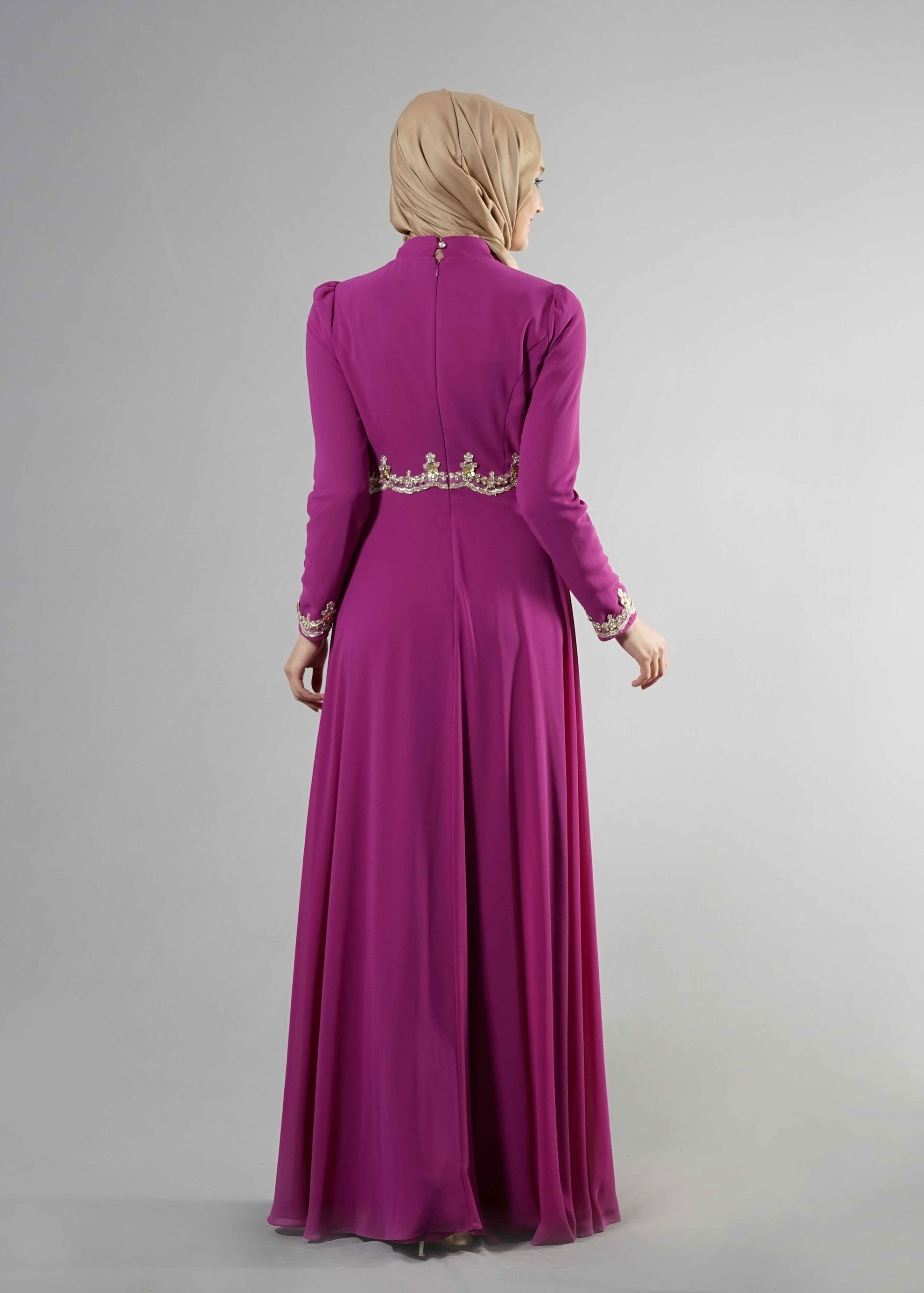 Tesettür giyim MOR TAŞ İŞLEME DETAYLI ŞİFON ABİYE ELBİSE 5250