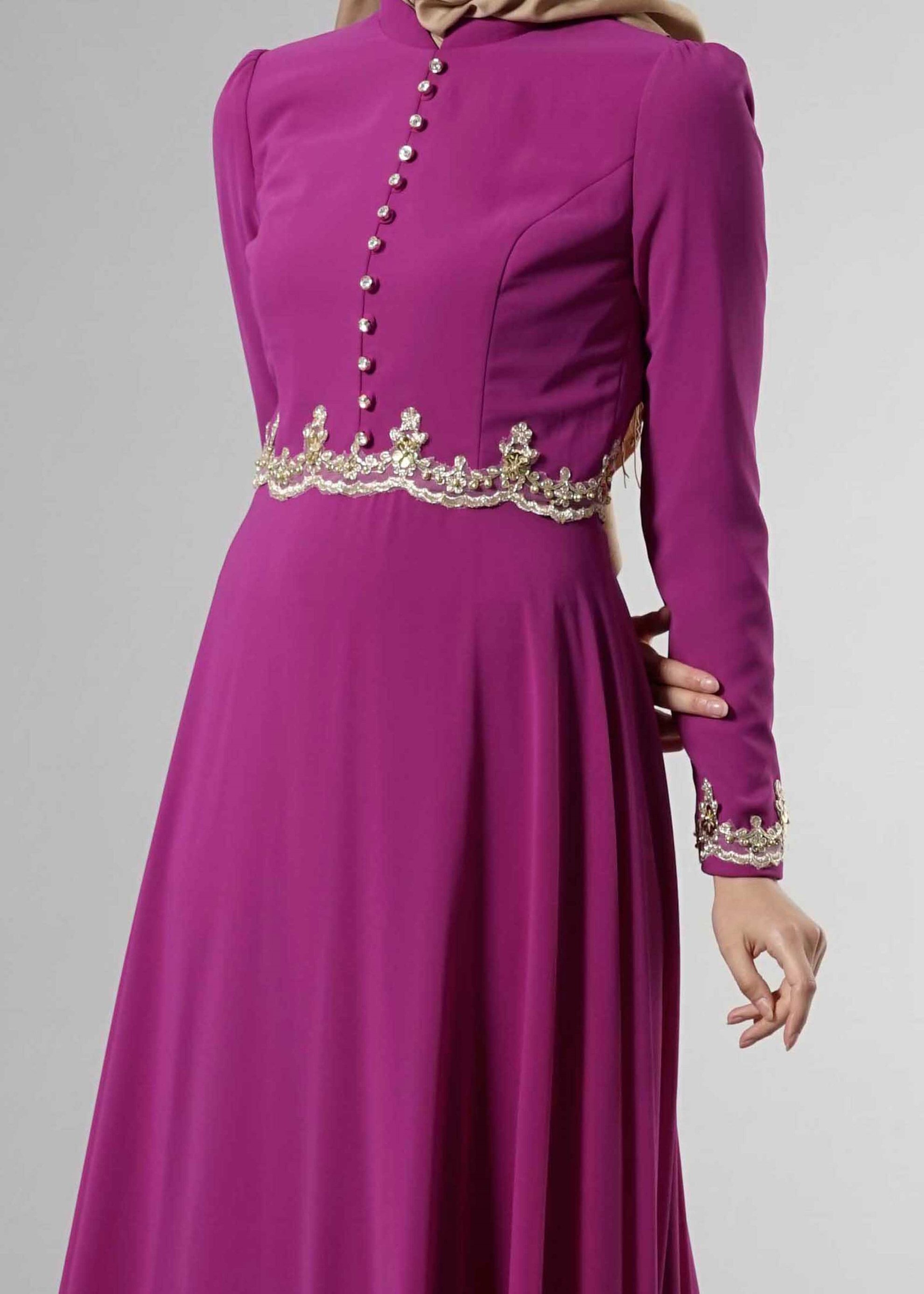 Tesettür giyim MOR TAŞ İŞLEME DETAYLI ŞİFON ABİYE ELBİSE 5250
