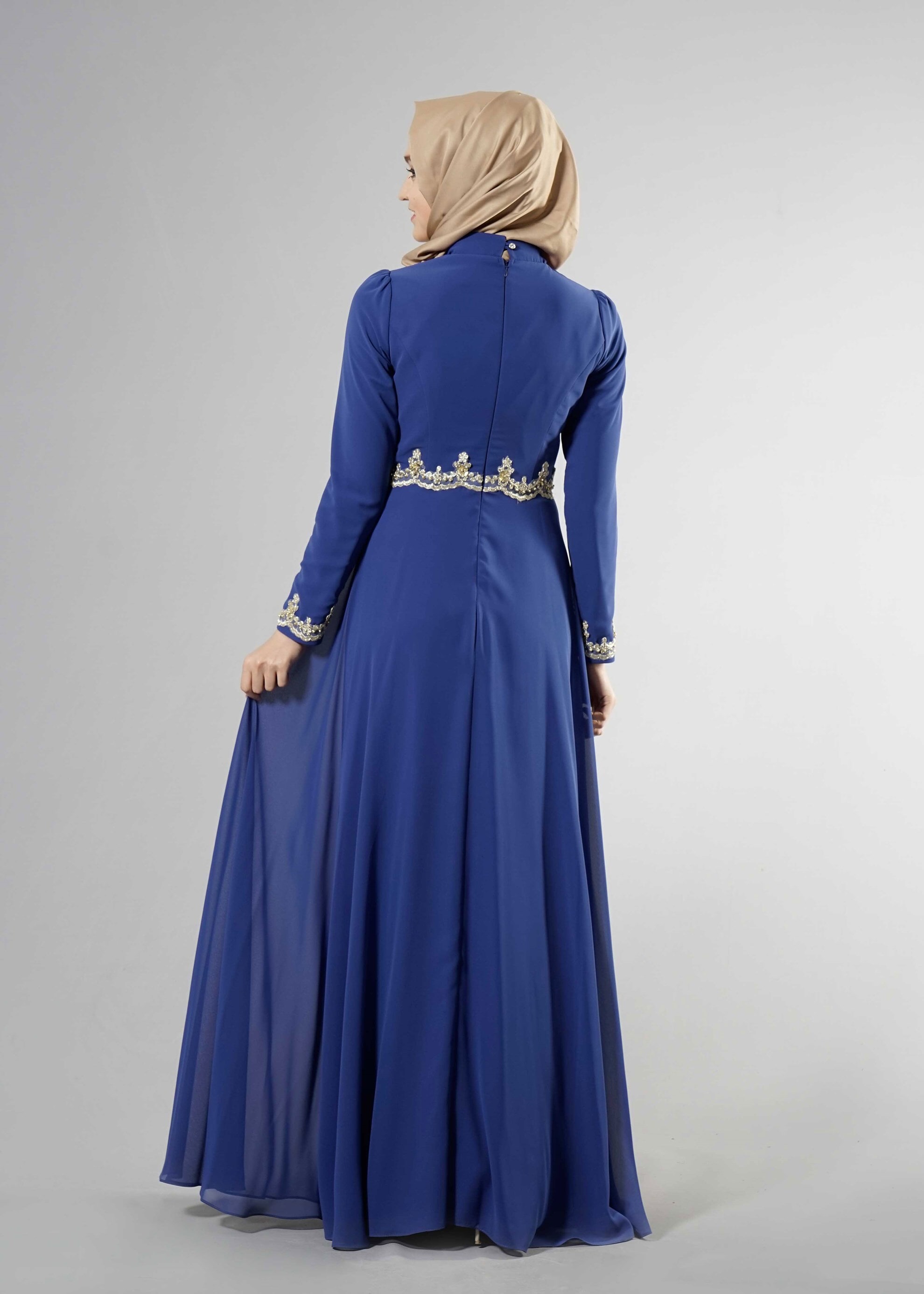Tesettür giyim MAVİ TAŞ İŞLEME DETAYLI ŞİFON ABİYE ELBİSE 5250