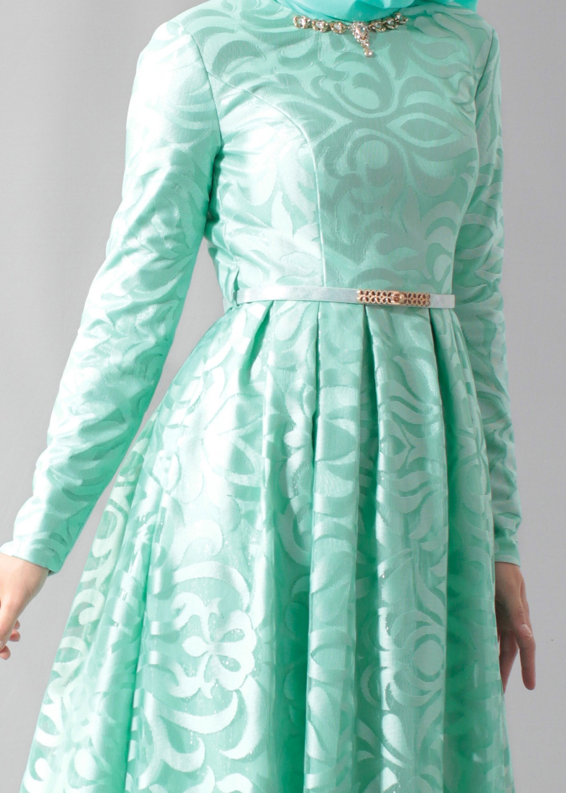 Tesettür giyim MAVİ DESENLİ PİLİSELİ ABİYE ELBİSE 5254