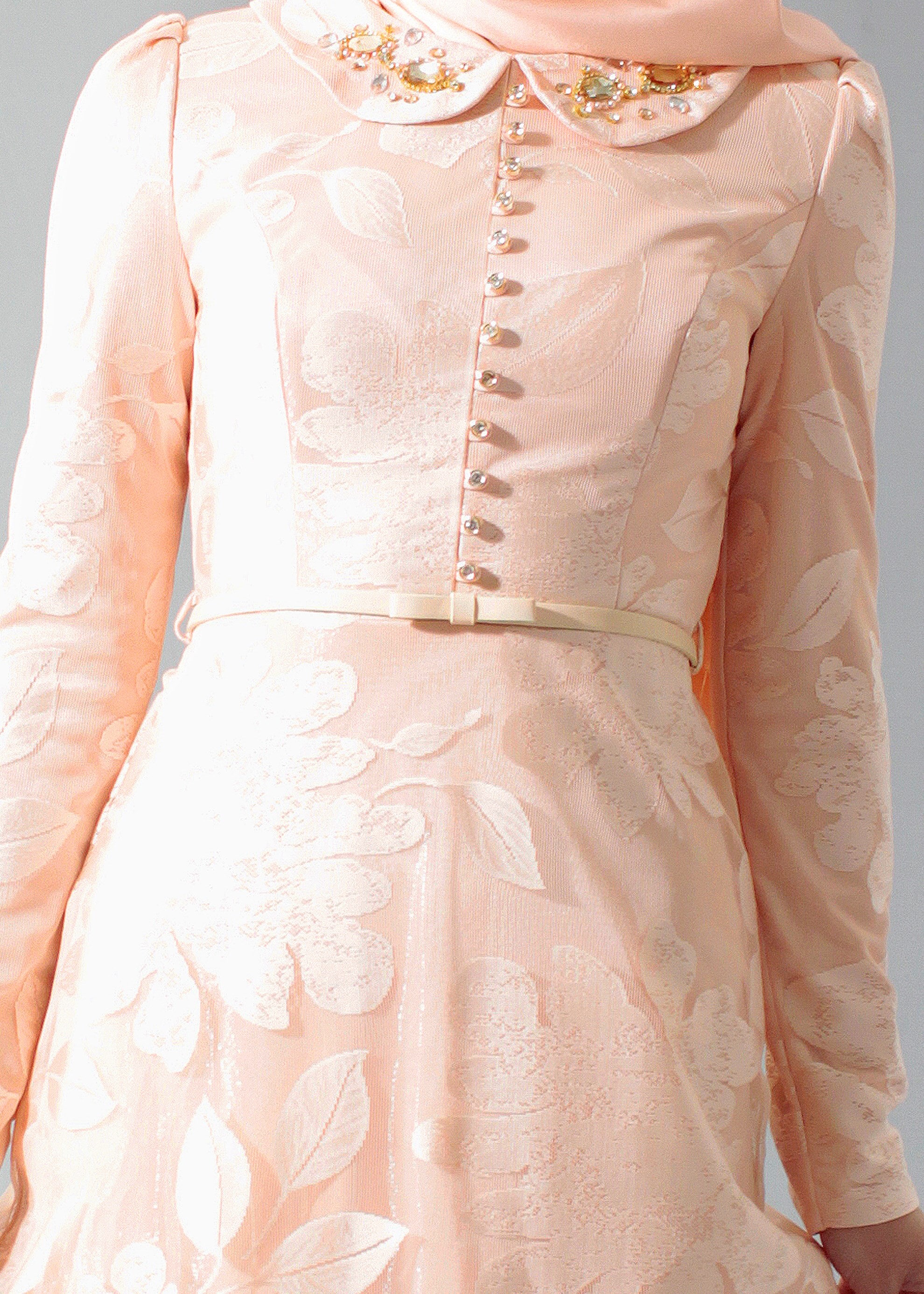 Tesettür giyim PUDRA BEBE YAKA TAŞ İŞLEMELİ ABİYE ELBİSE 5259