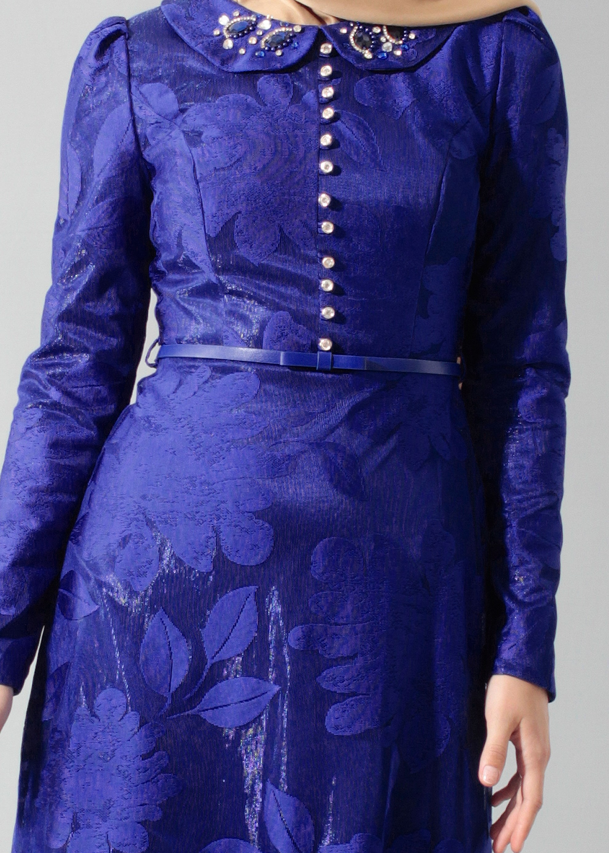 Tesettür giyim LACİVERT BEBE YAKA TAŞ İŞLEMELİ ABİYE ELBİSE 5259