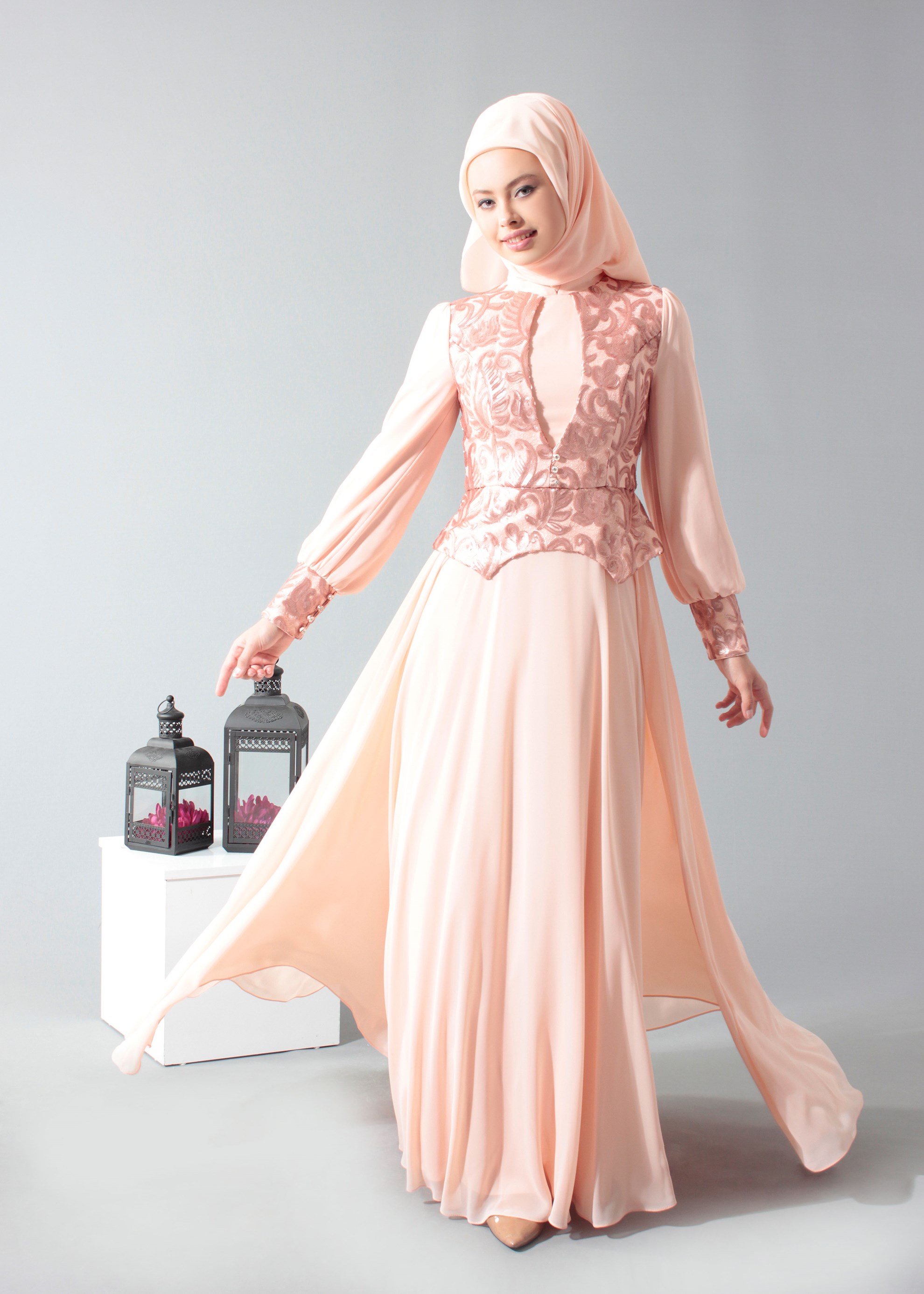 Tesettür giyim PUDRA DESENLİ ŞİFON ABİYE ELBİSE 5277