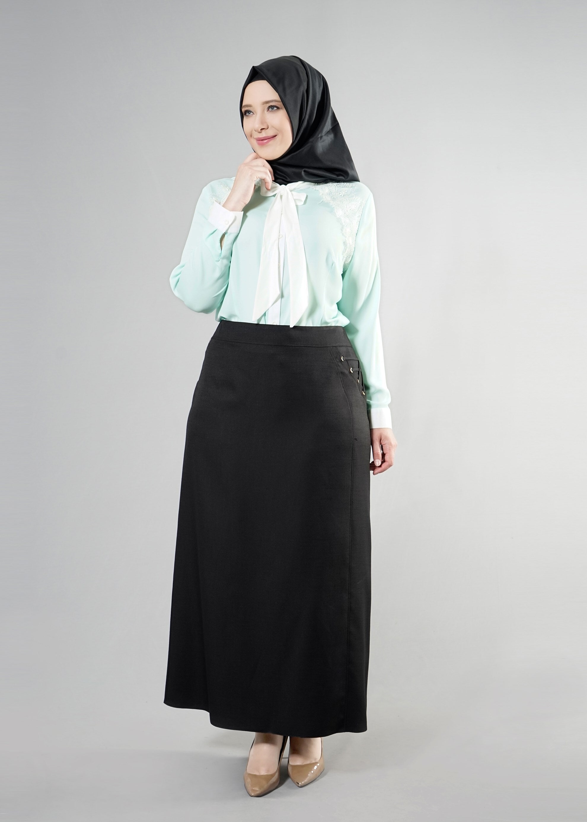 Vêtements hijab VERT BLOUSE BRODÉE DÉTAIL COL NOUÉ 2565