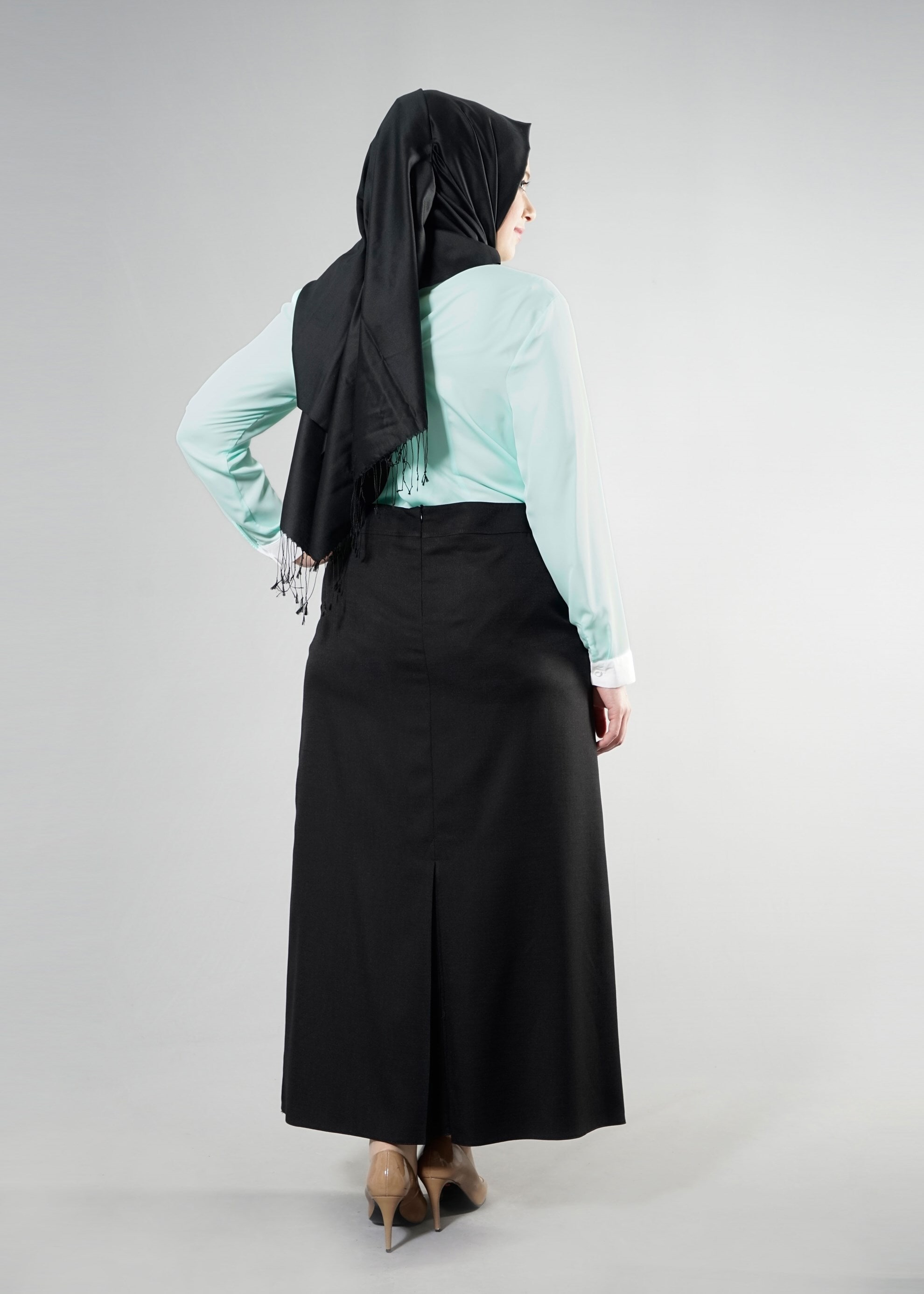 Vêtements hijab VERT BLOUSE BRODÉE DÉTAIL COL NOUÉ 2565